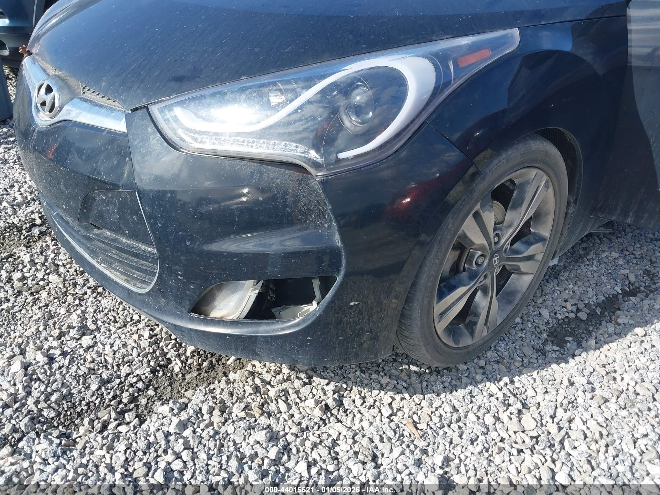 HYUNDAI VELOSTER image 6