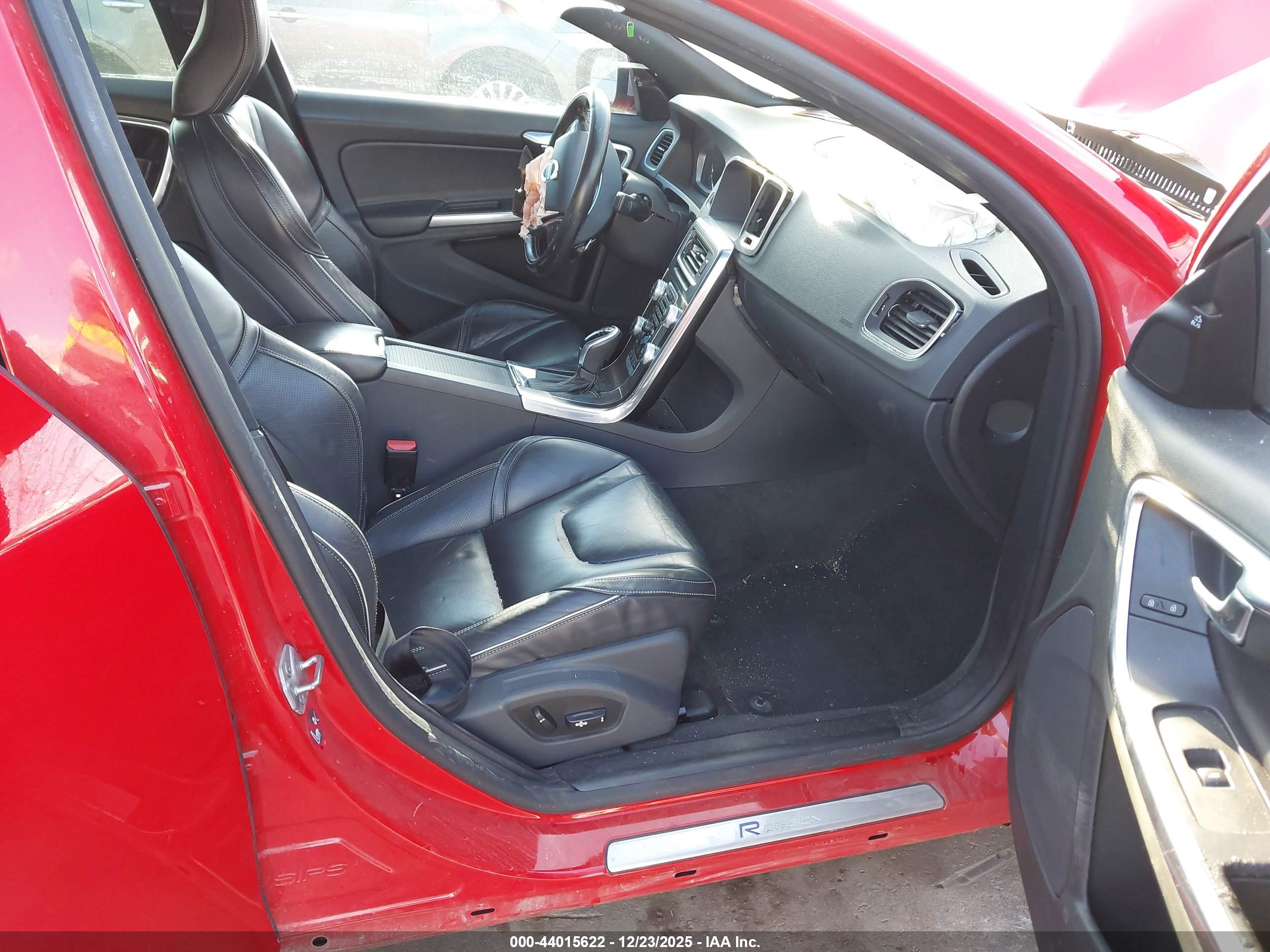 VOLVO S60 image 5