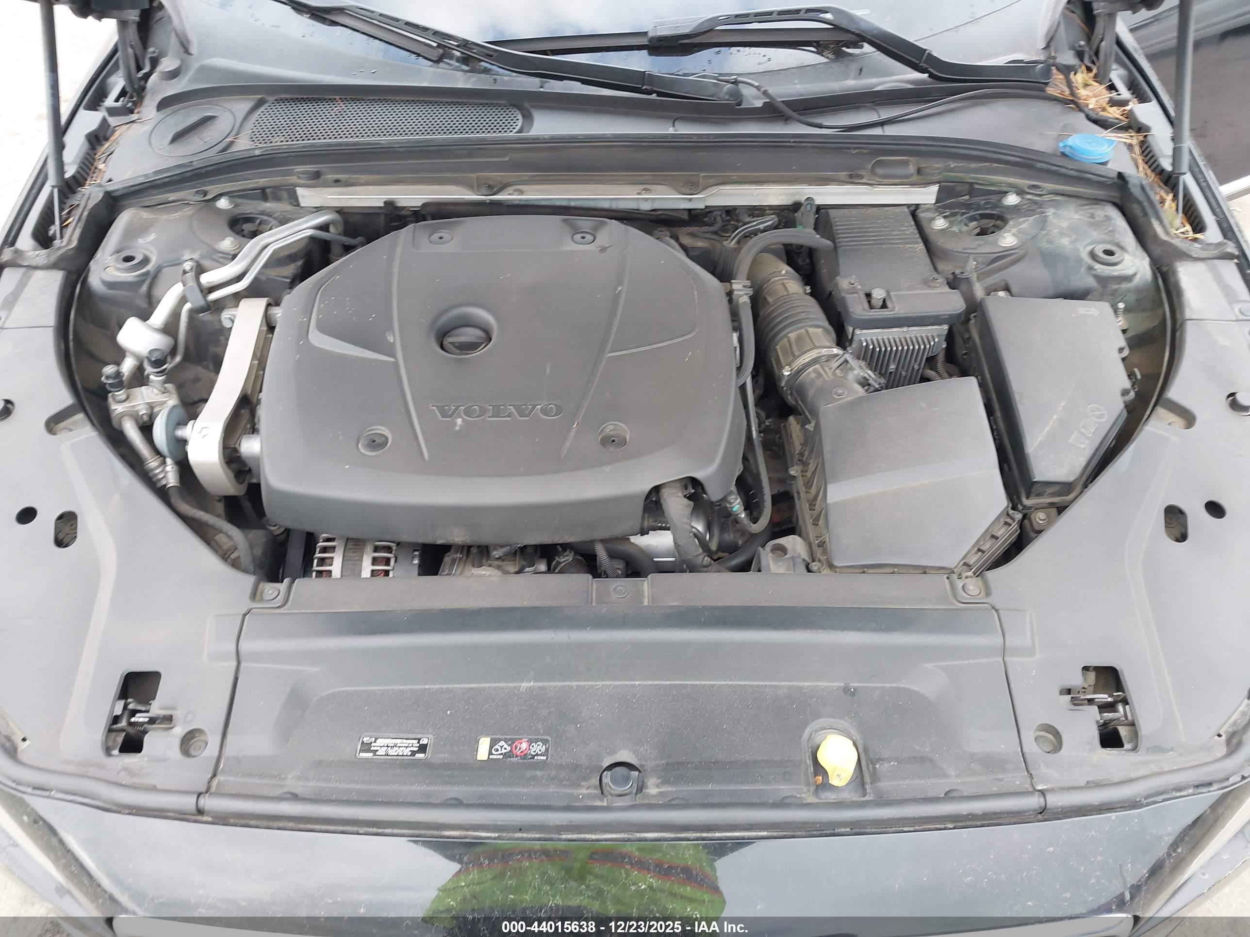 VOLVO S90 image 10