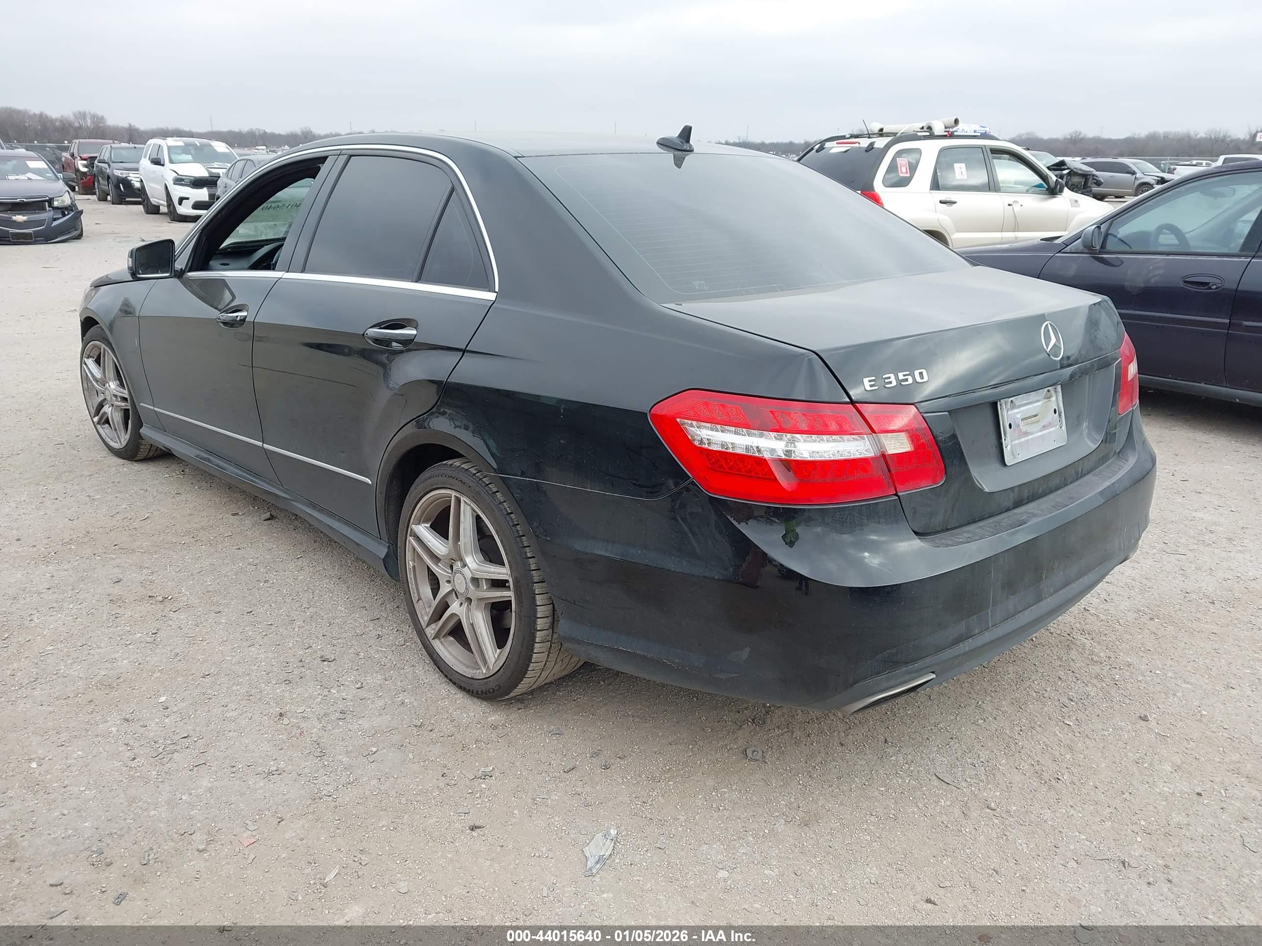MERCEDES-BENZ E image 3