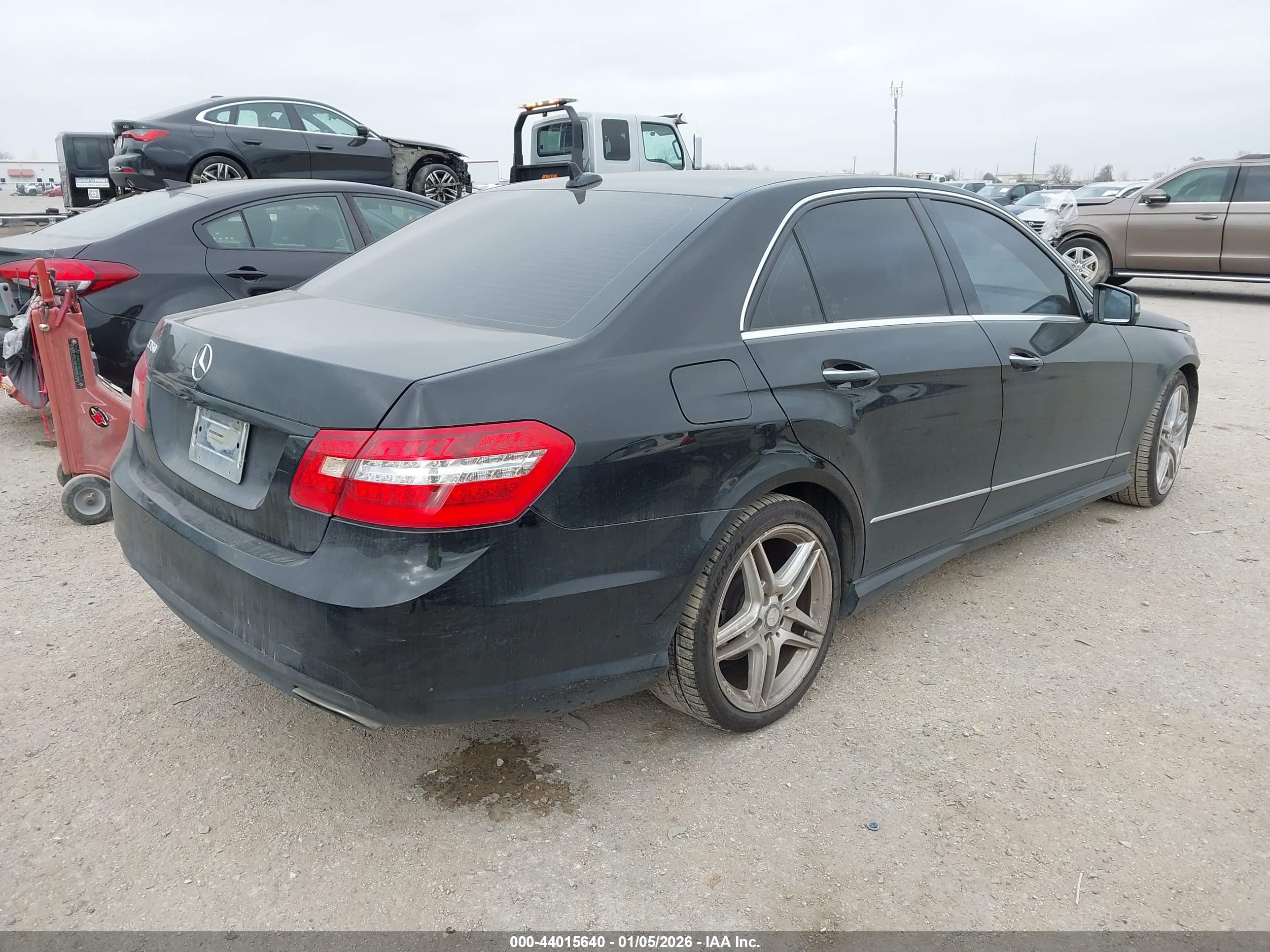 MERCEDES-BENZ E image 4