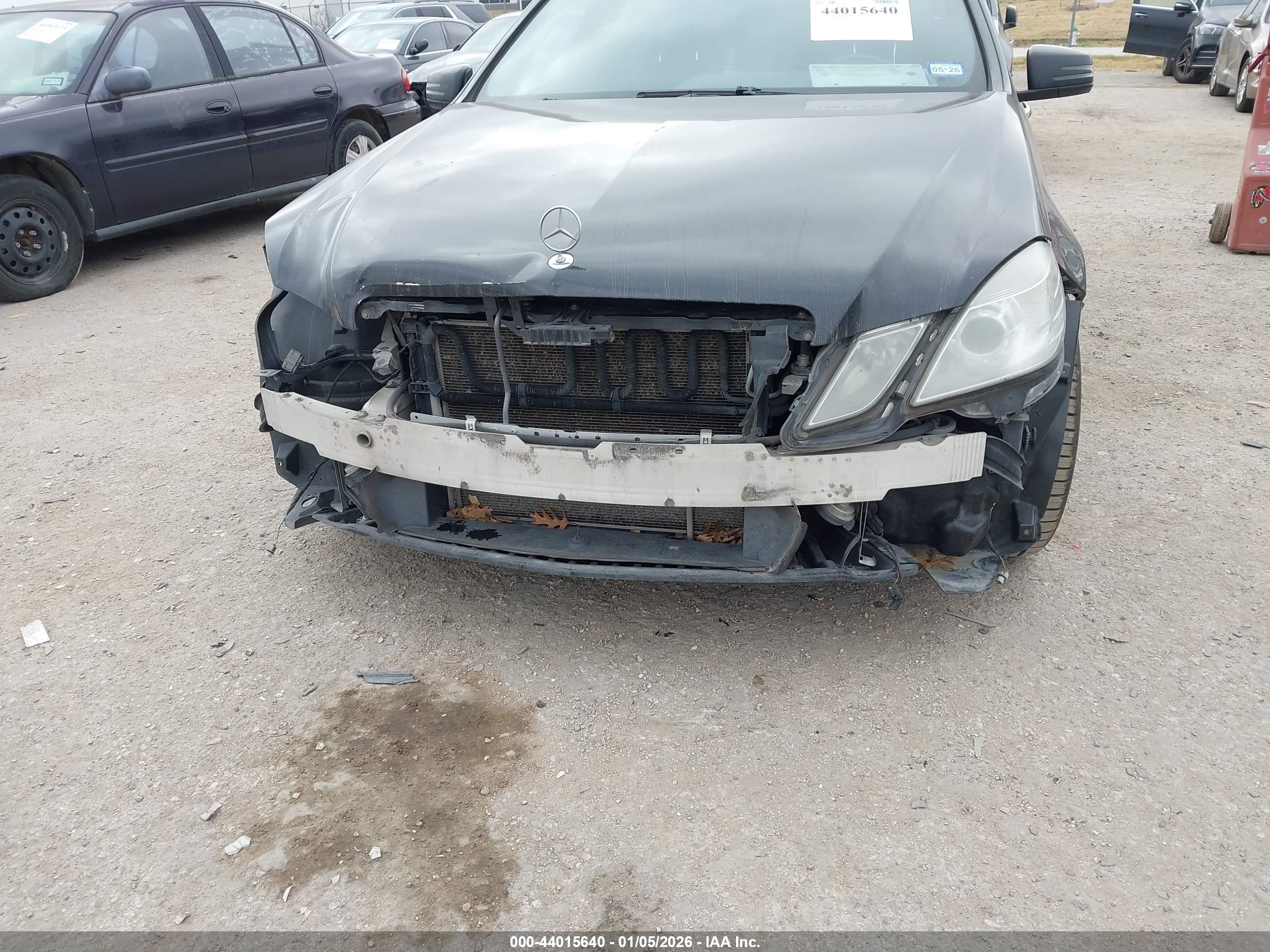 MERCEDES-BENZ E image 6
