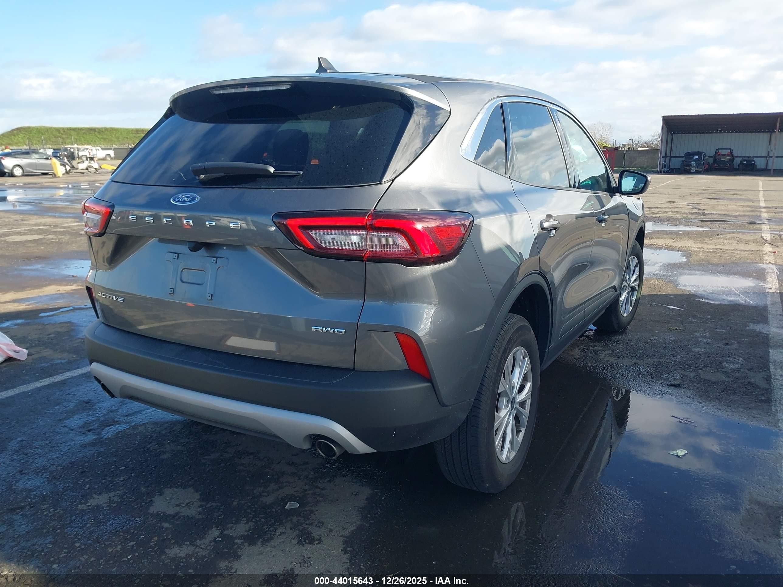 FORD ESCAPE image 4