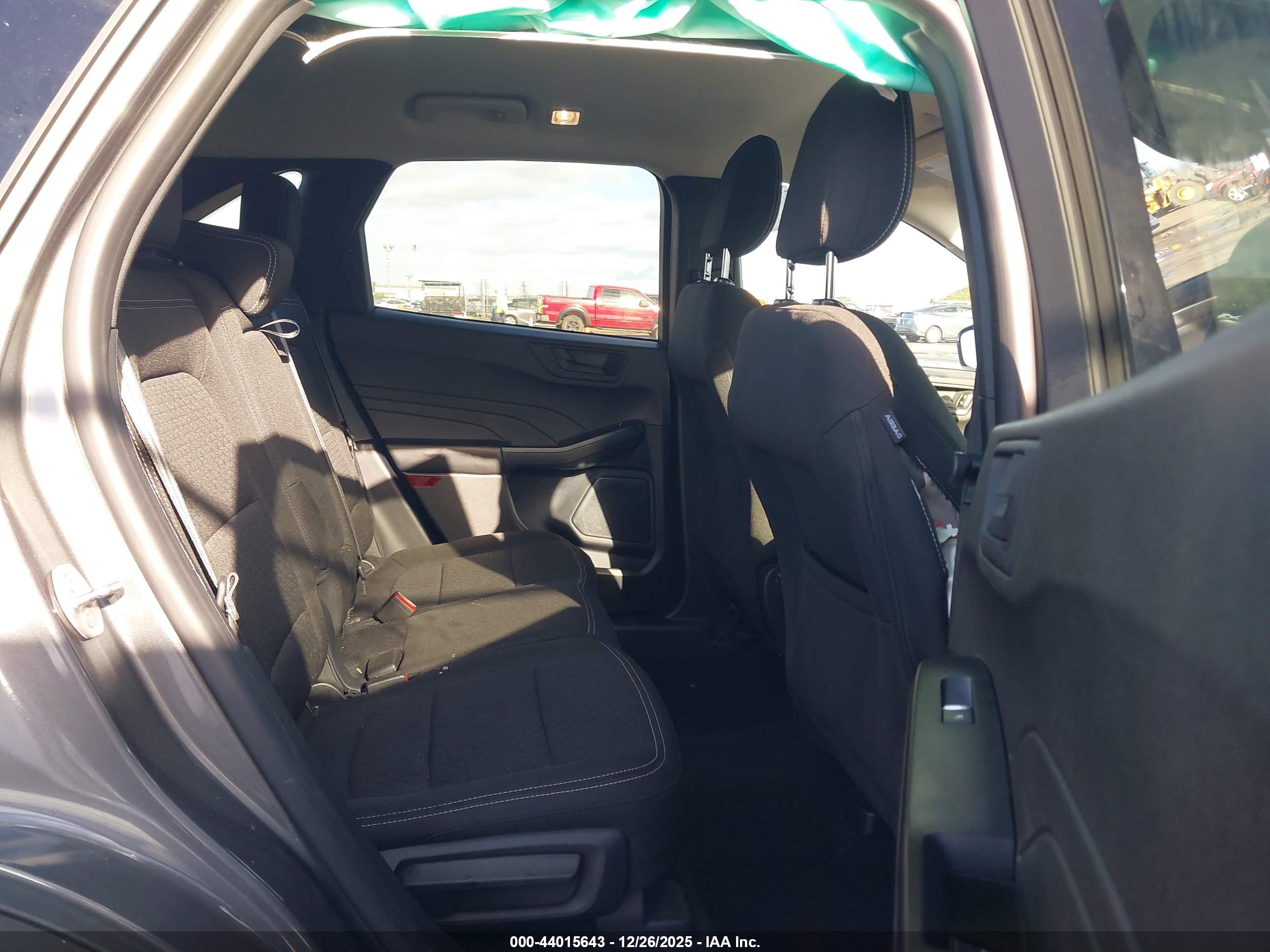 FORD ESCAPE image 8