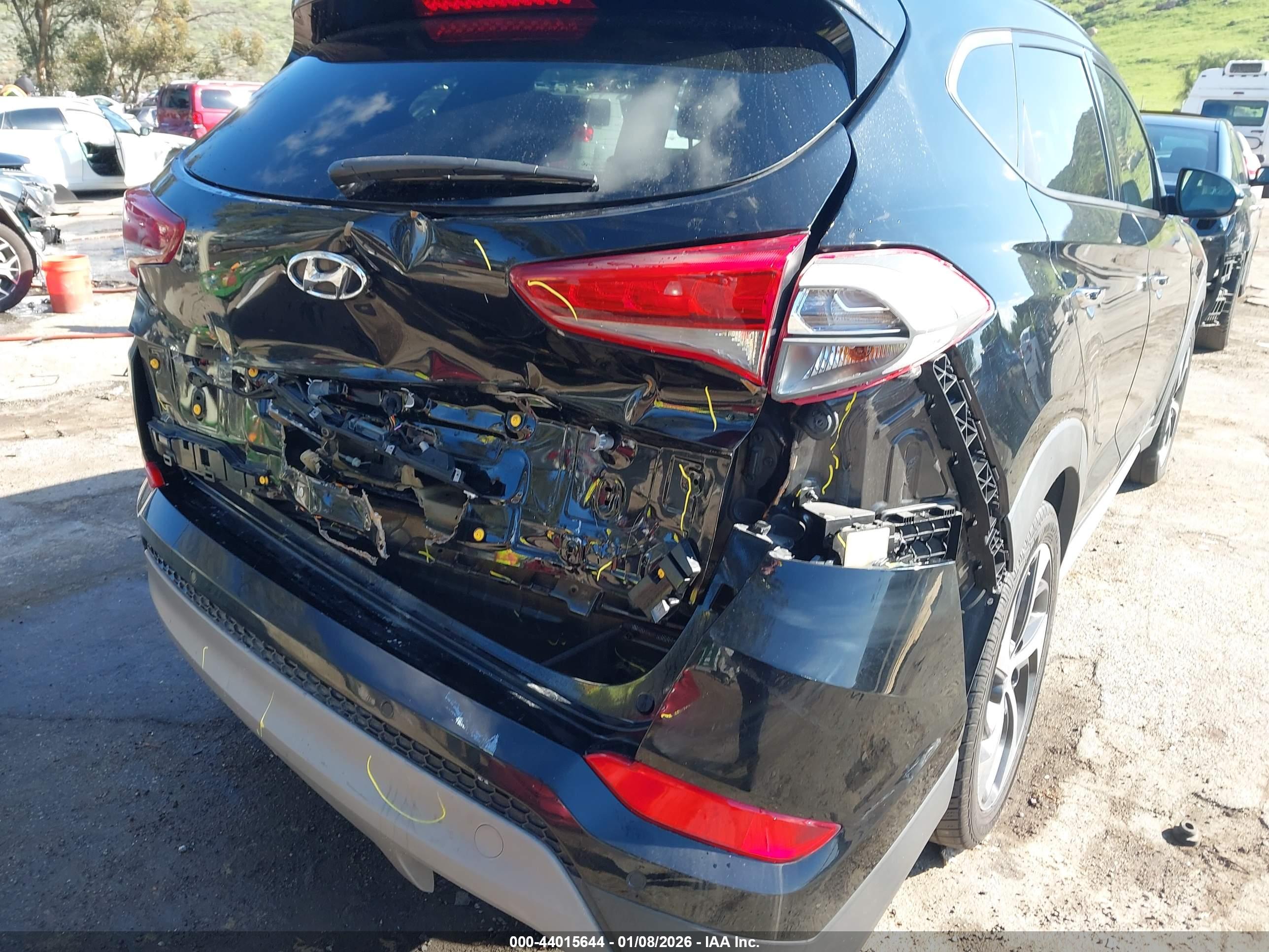 HYUNDAI TUCSON image 6