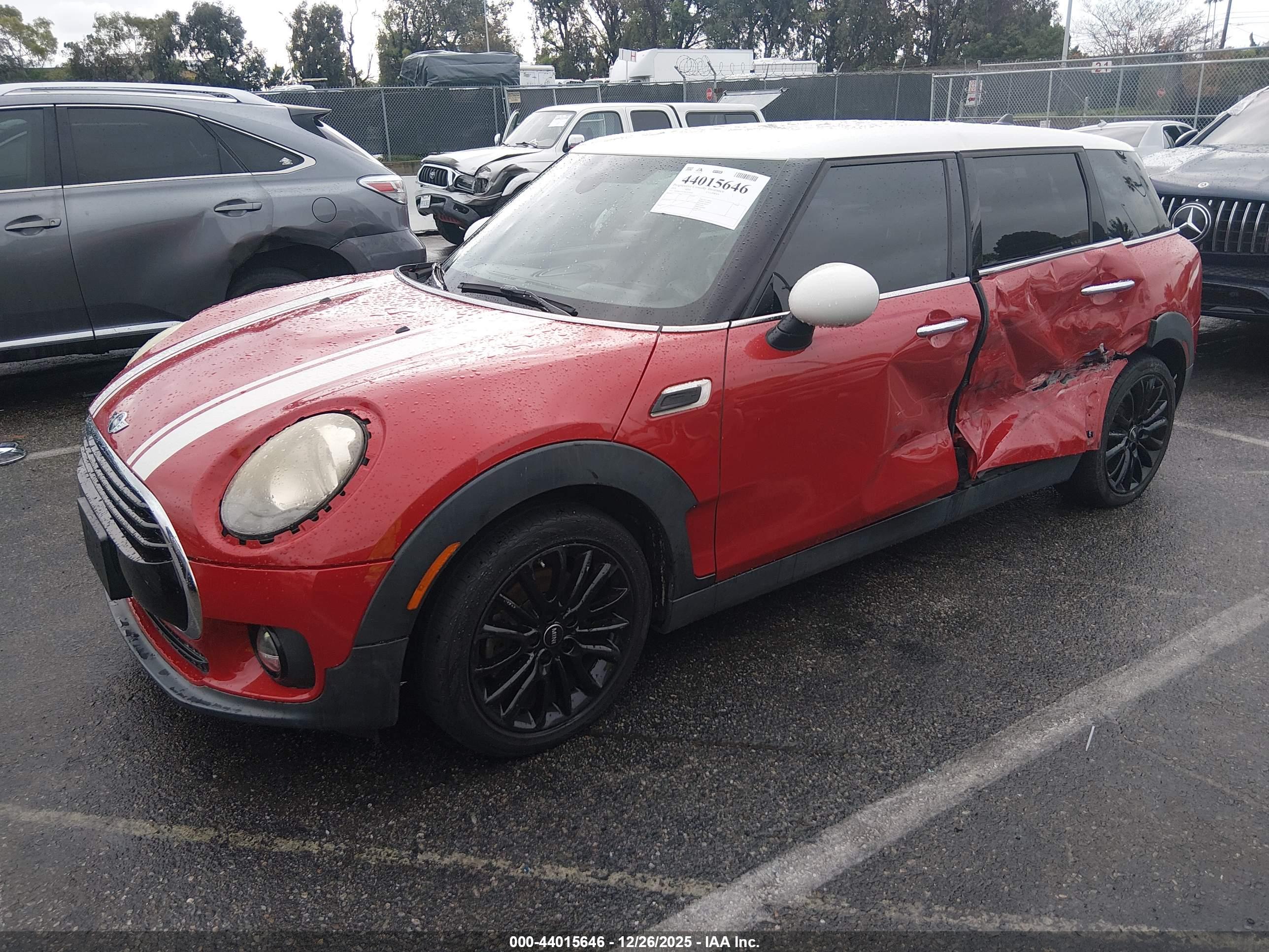 MINI CLUBMAN image 2