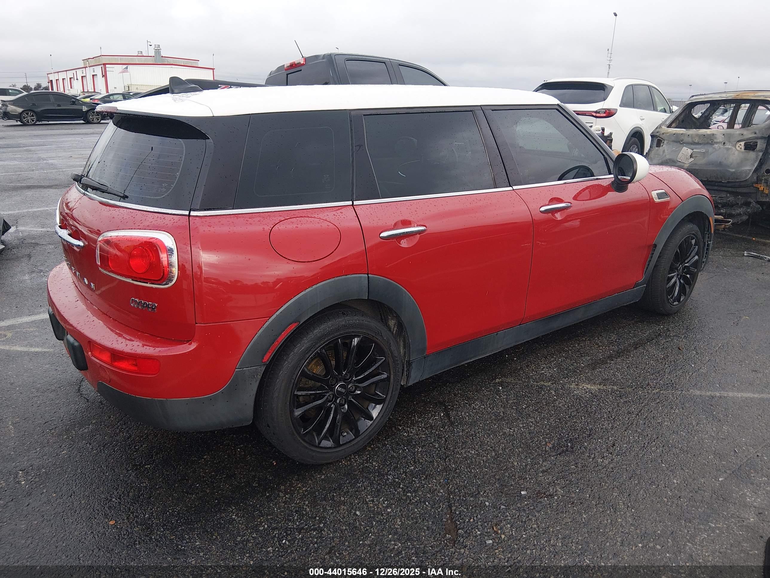 MINI CLUBMAN image 4