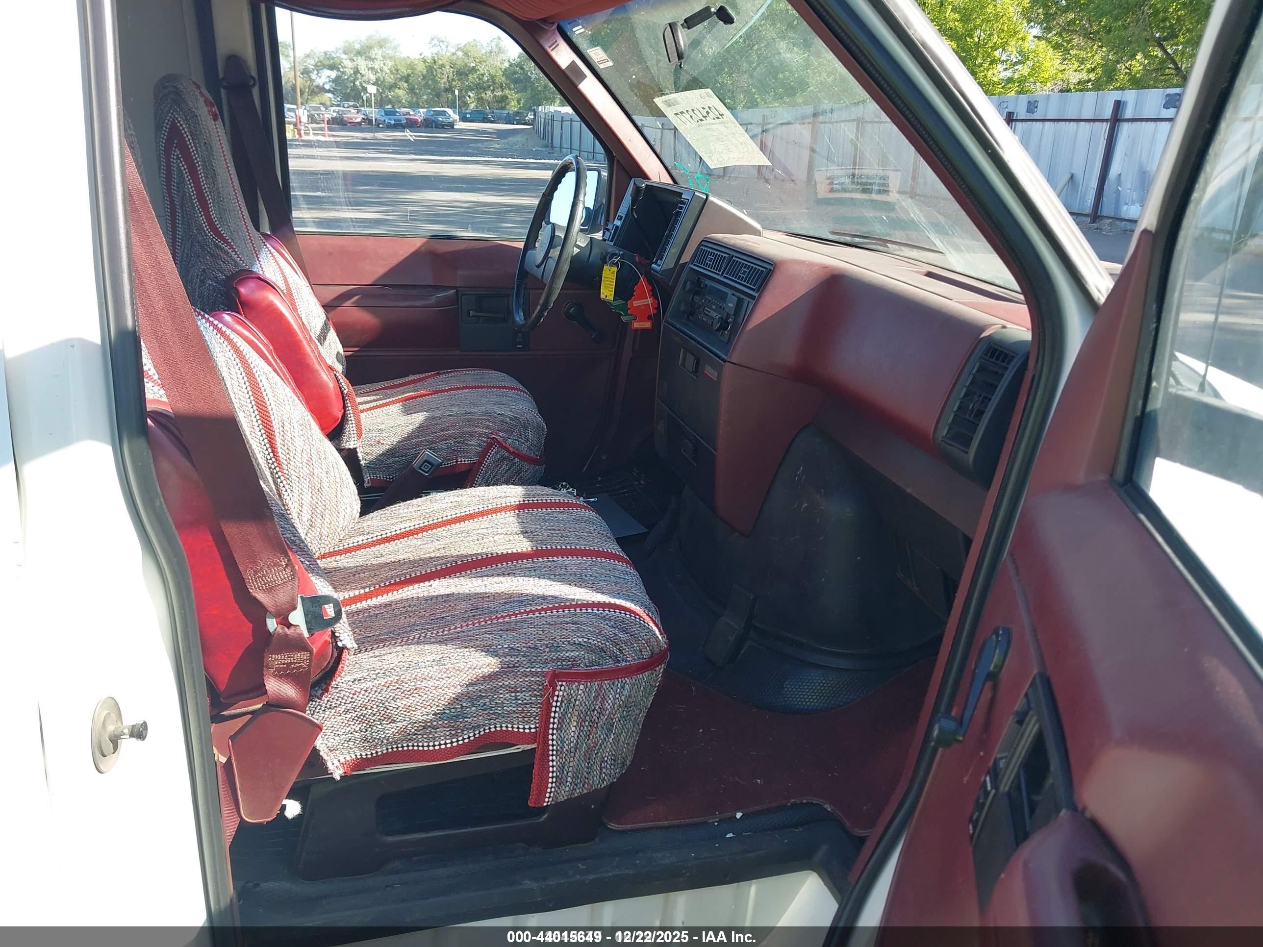GMC SAFARI image 5