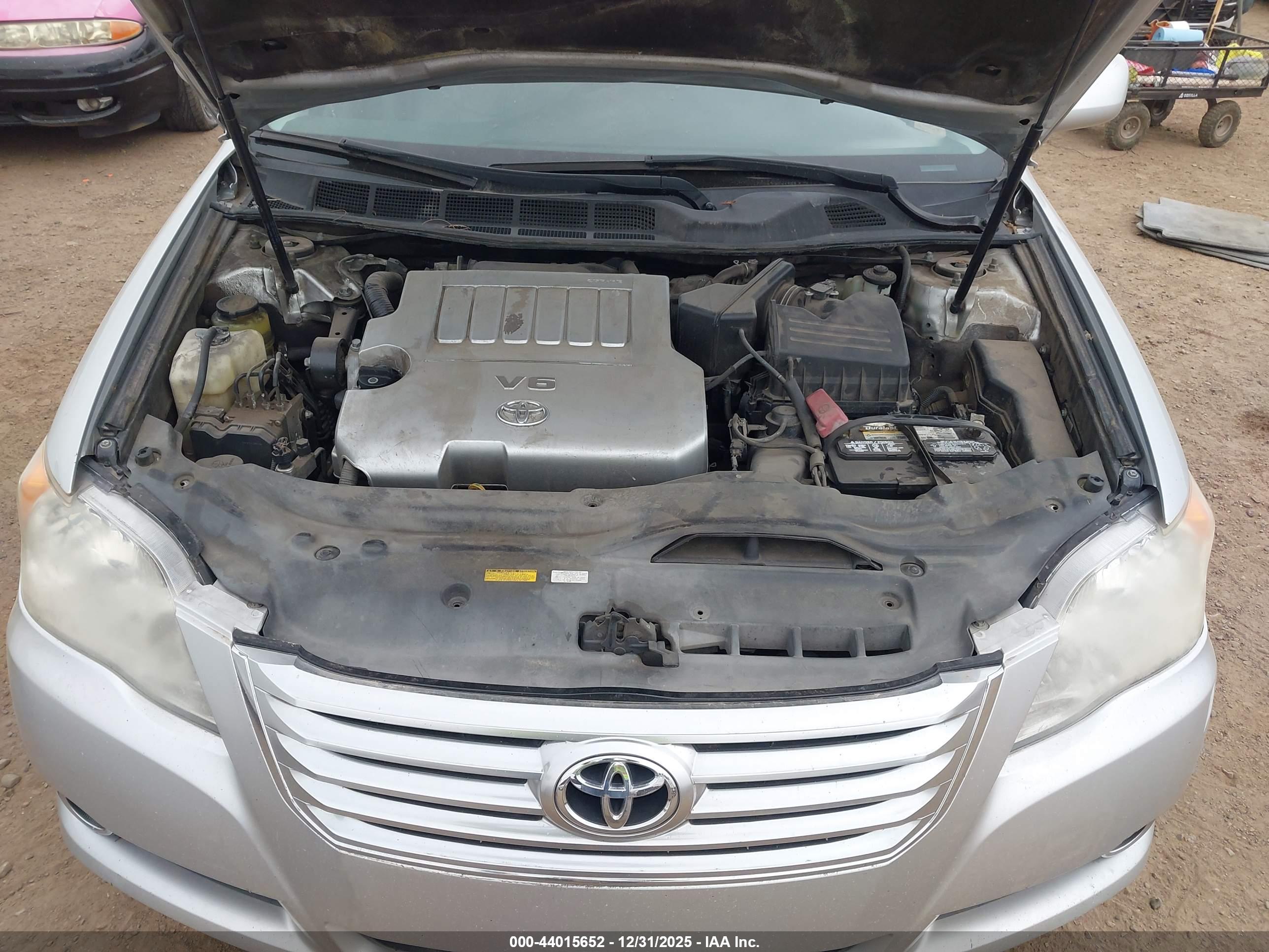 TOYOTA AVALON image 10
