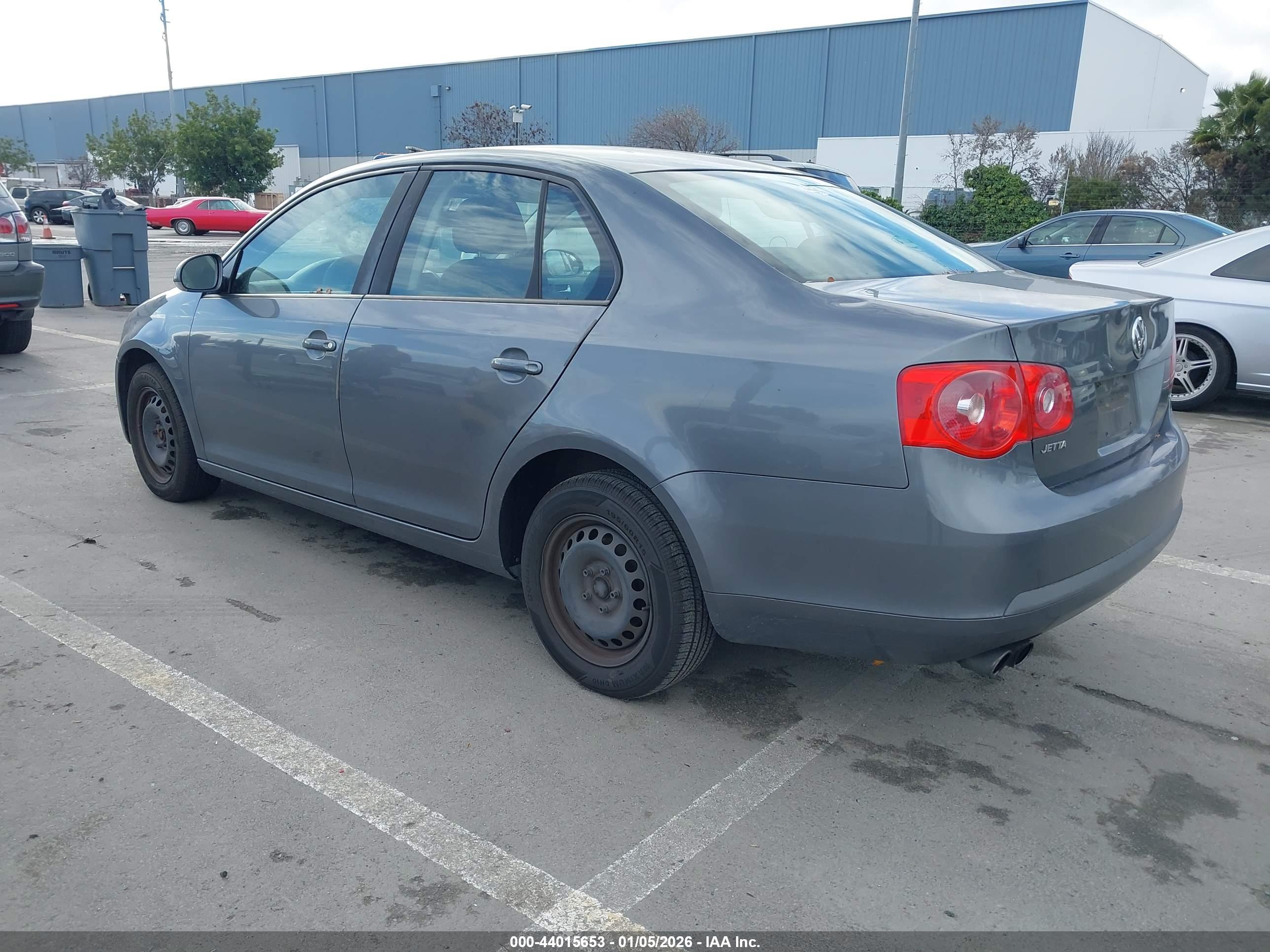 VOLKSWAGEN JETTA image 3