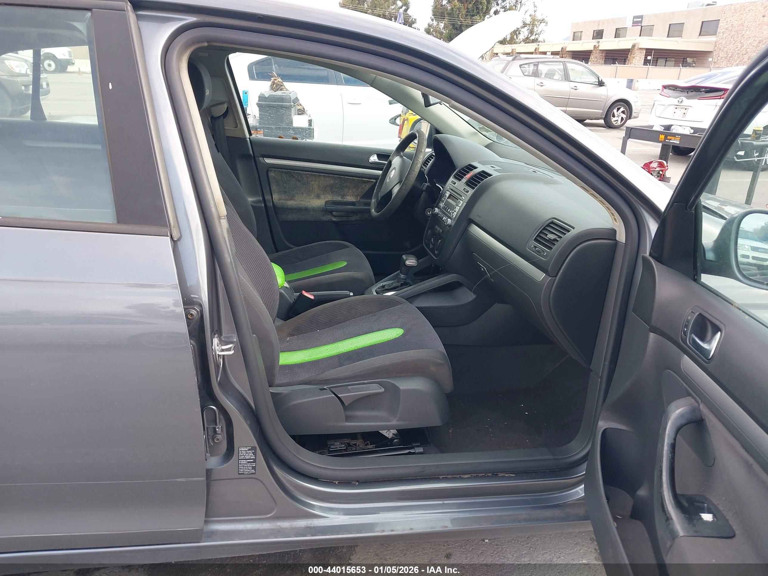 VOLKSWAGEN JETTA image 5