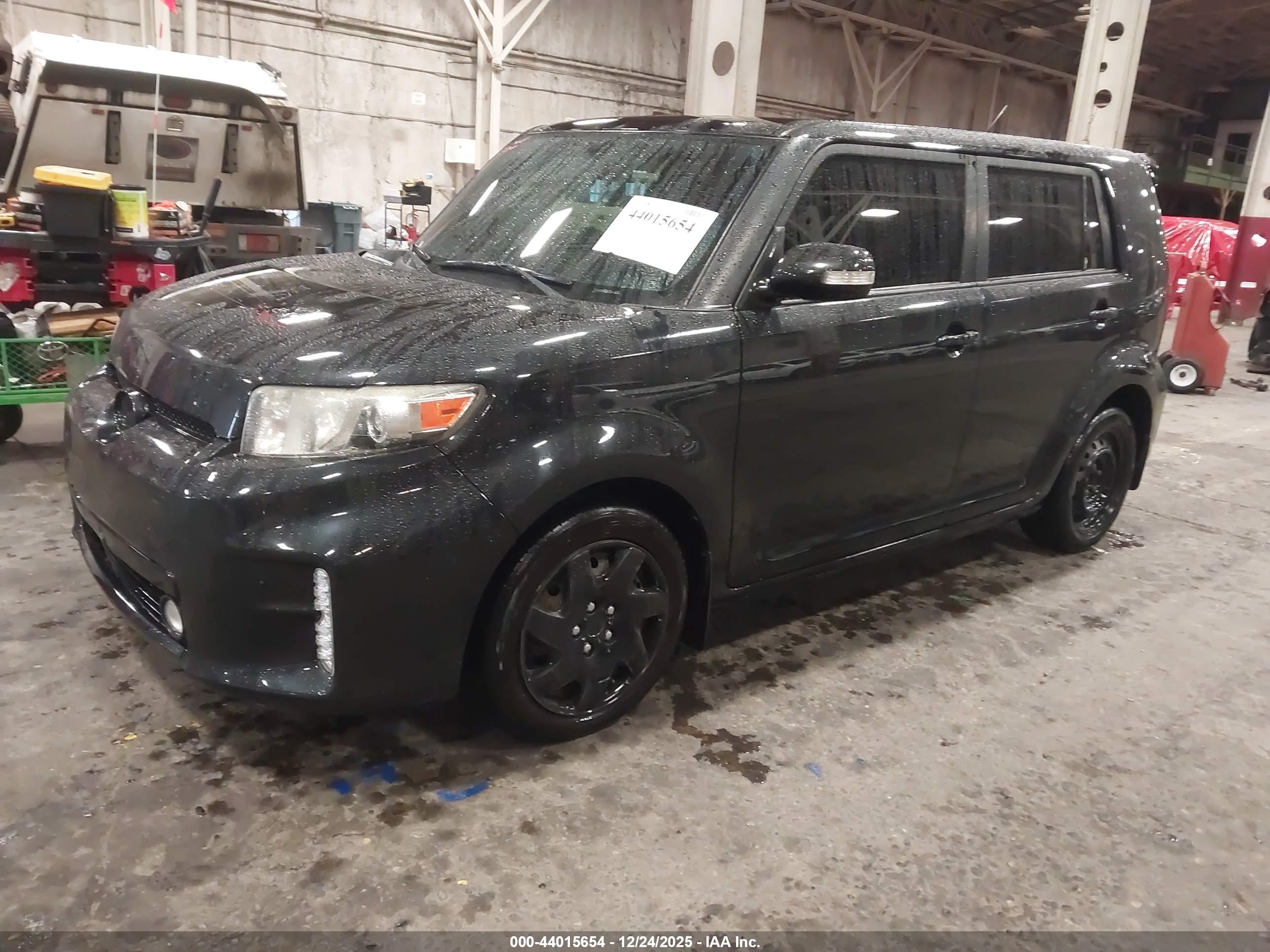 SCION XB image 2