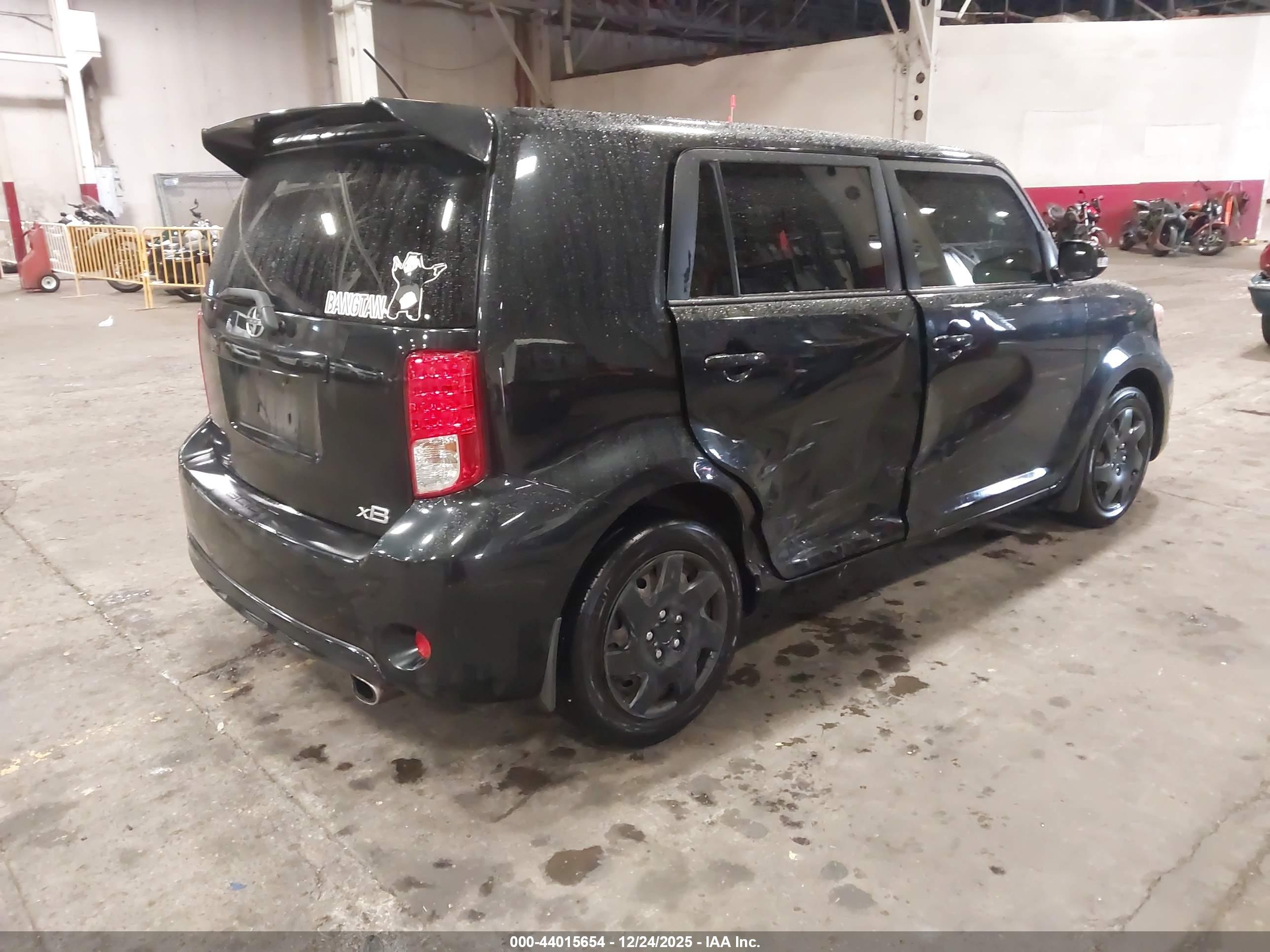SCION XB image 4