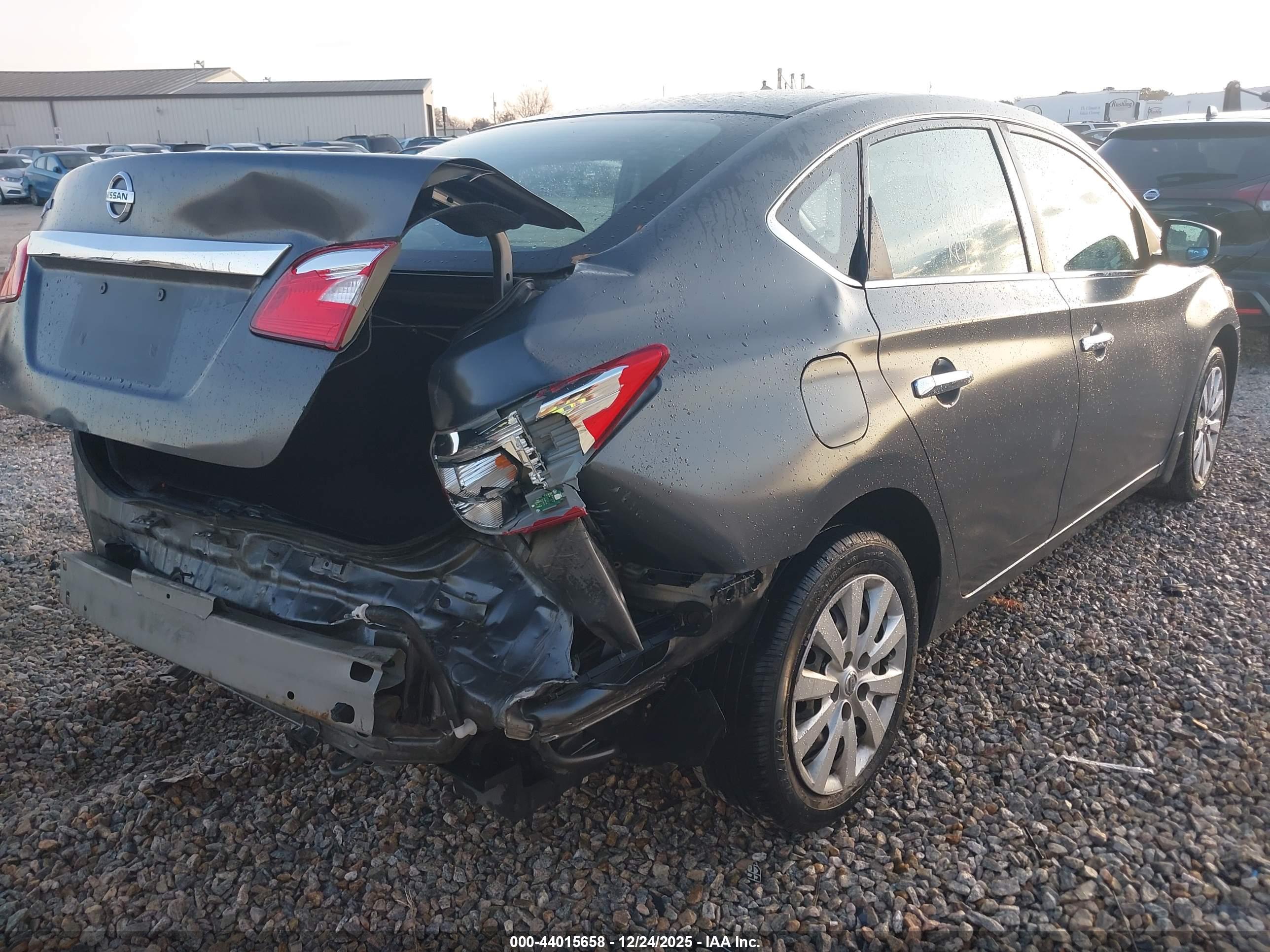 NISSAN SENTRA image 4