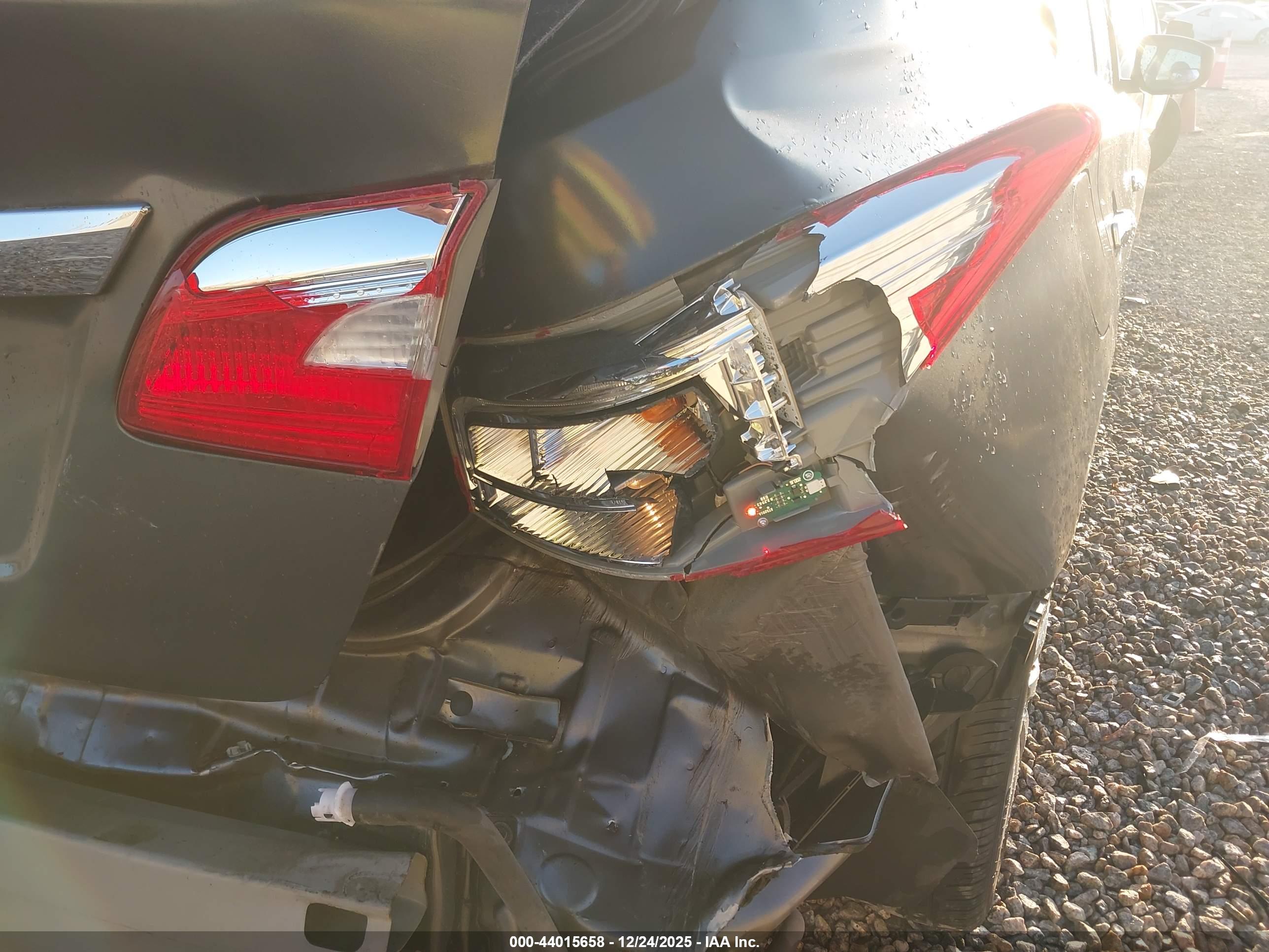 NISSAN SENTRA image 6
