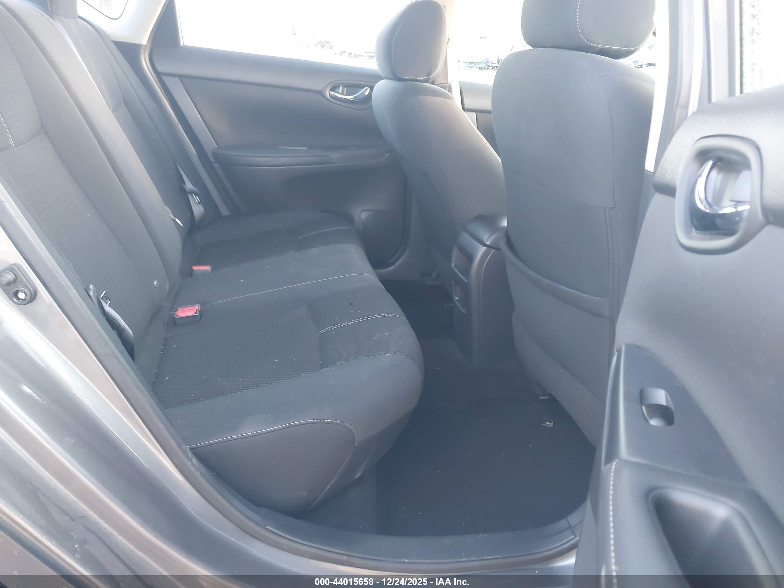 NISSAN SENTRA image 8