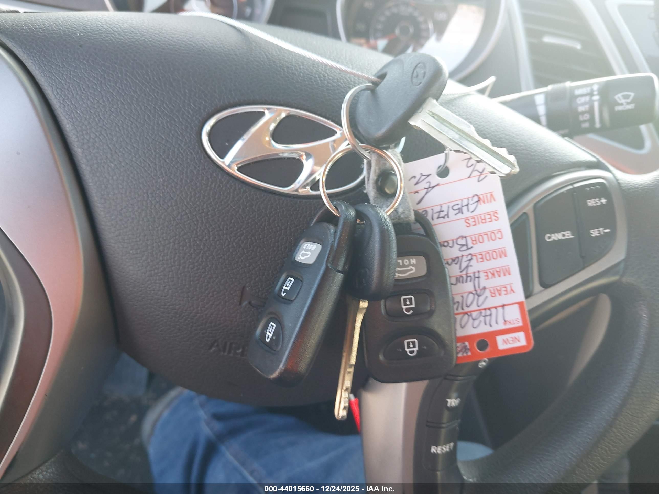 HYUNDAI ELANTRA image 11