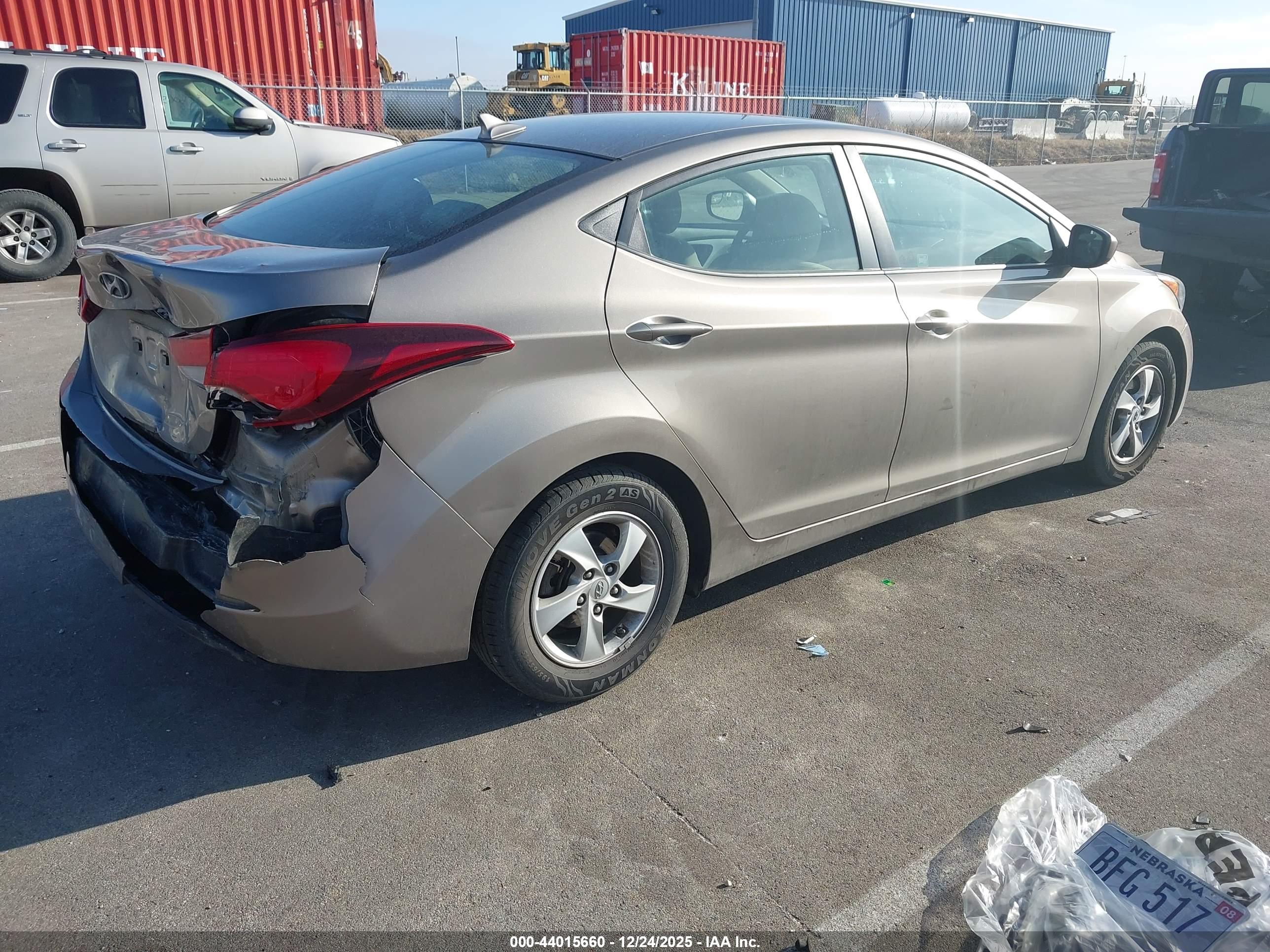 HYUNDAI ELANTRA image 4