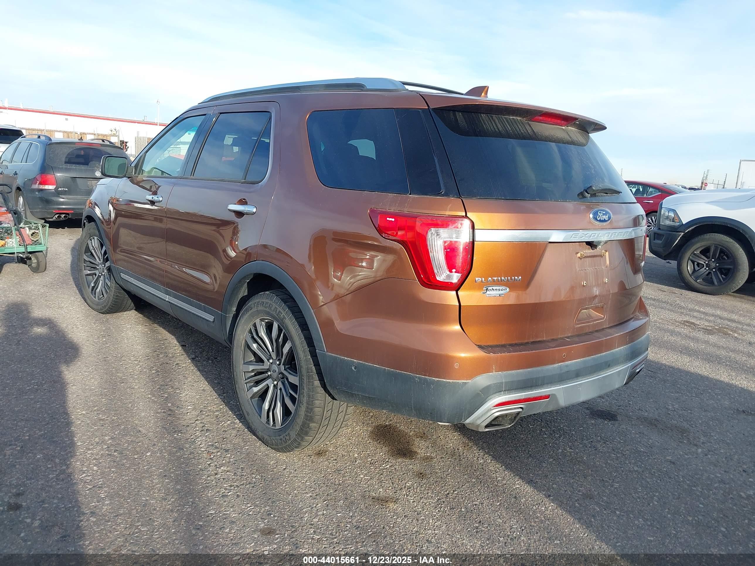 FORD EXPLORER image 3