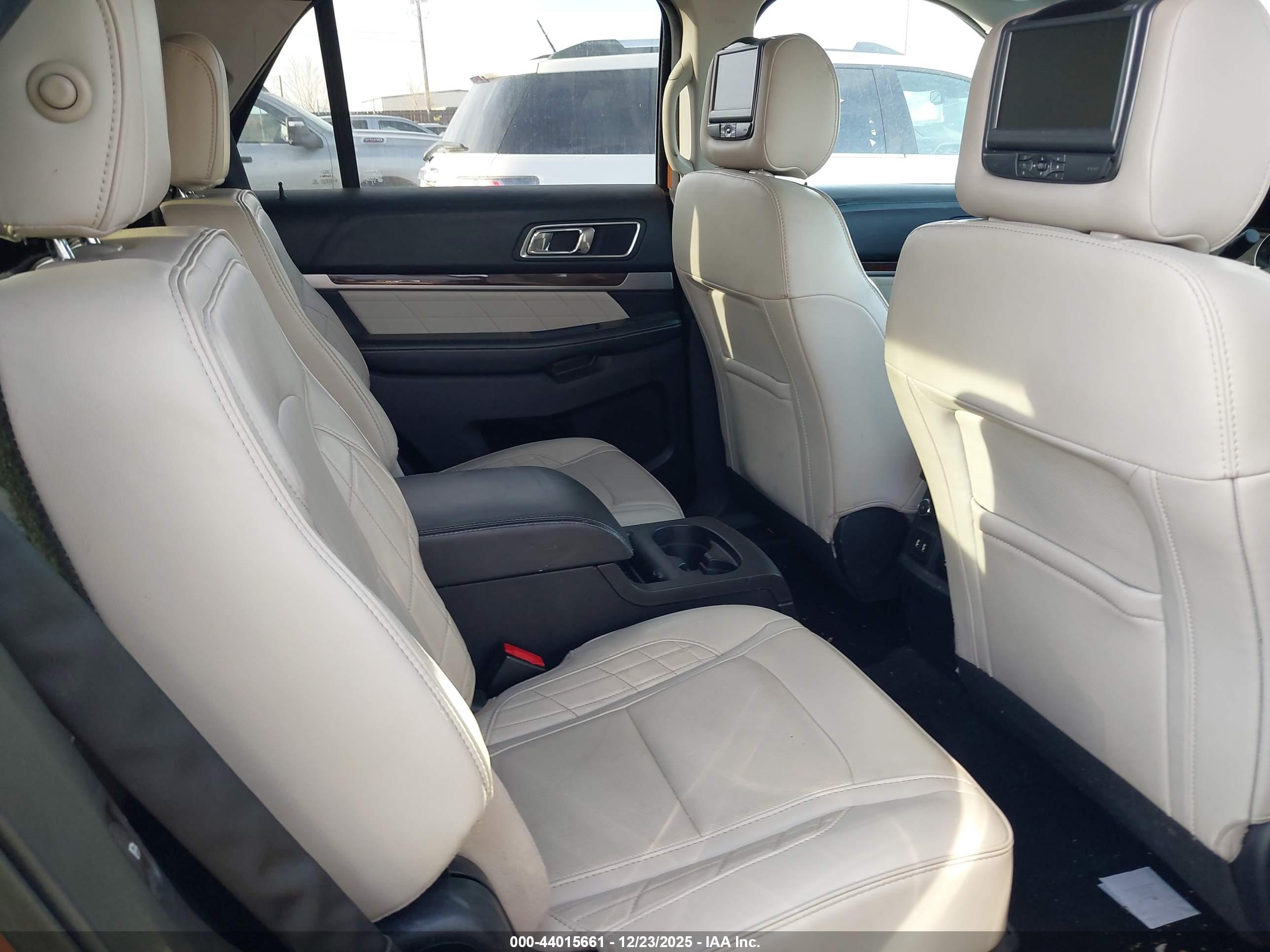 FORD EXPLORER image 8