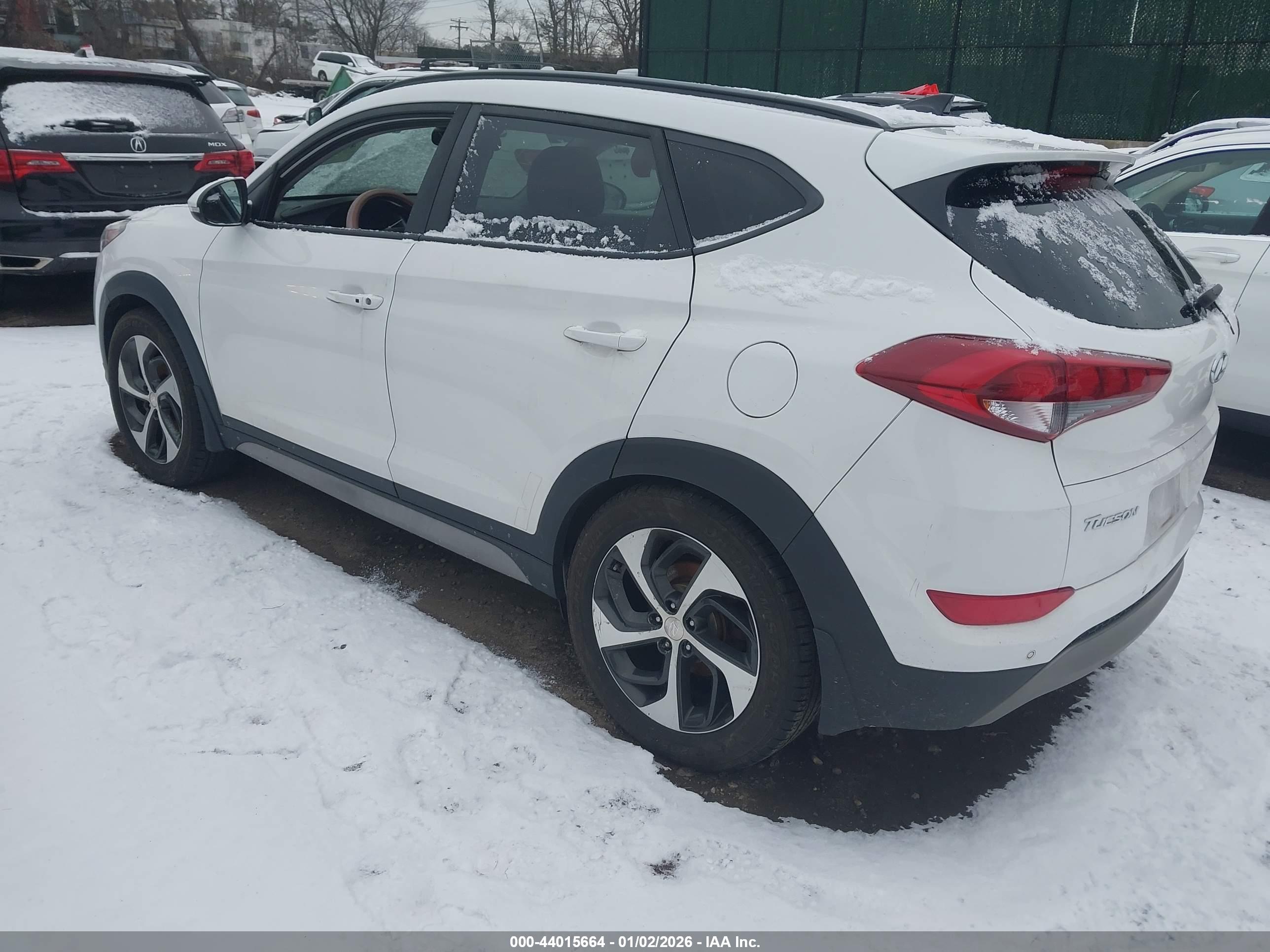 HYUNDAI TUCSON image 3