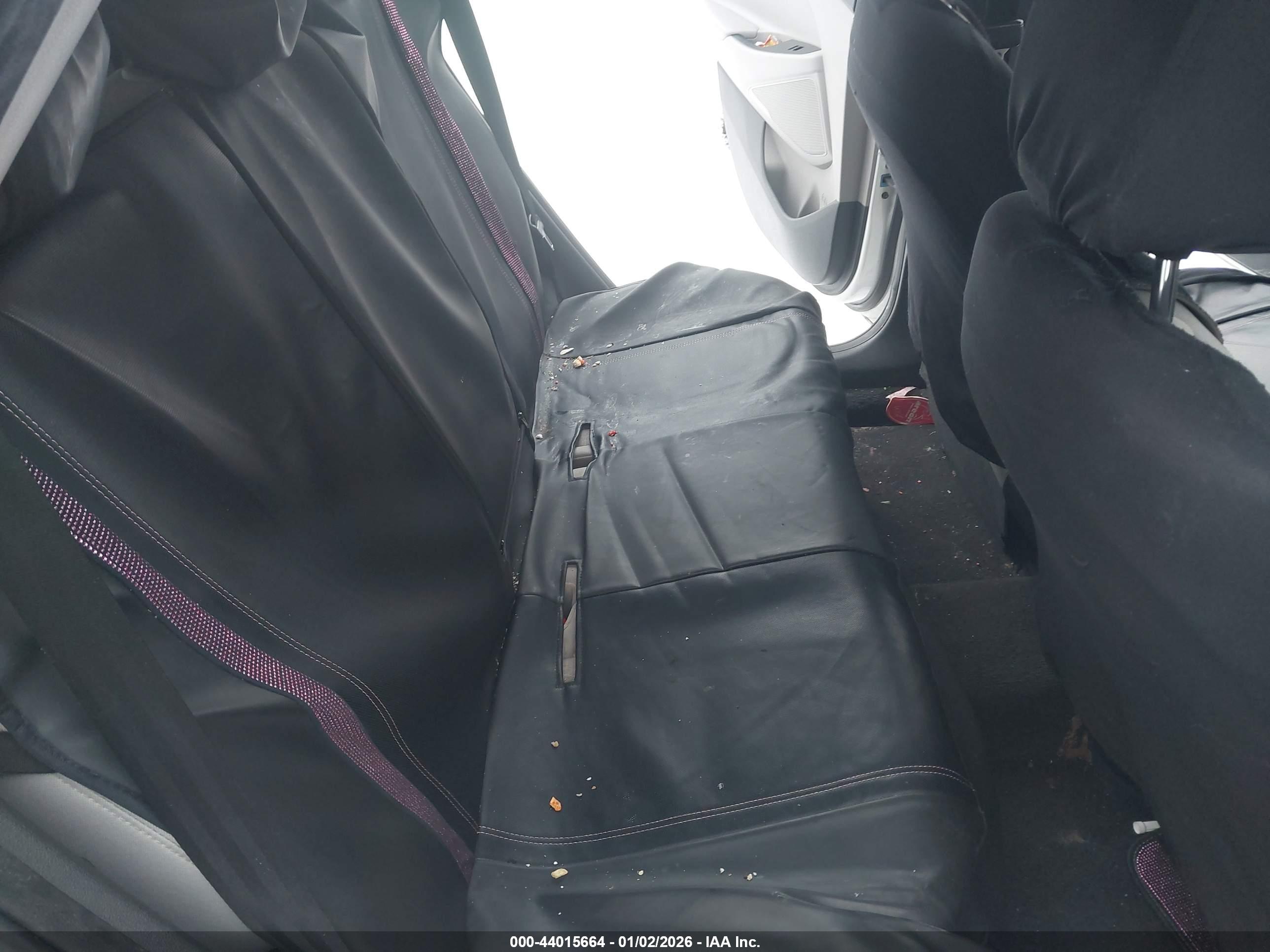 HYUNDAI TUCSON image 8