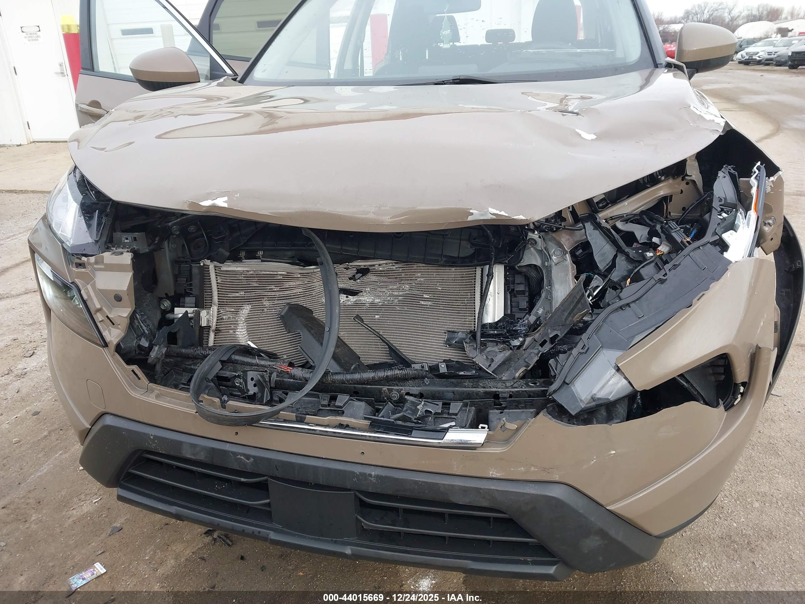 NISSAN ROGUE image 6