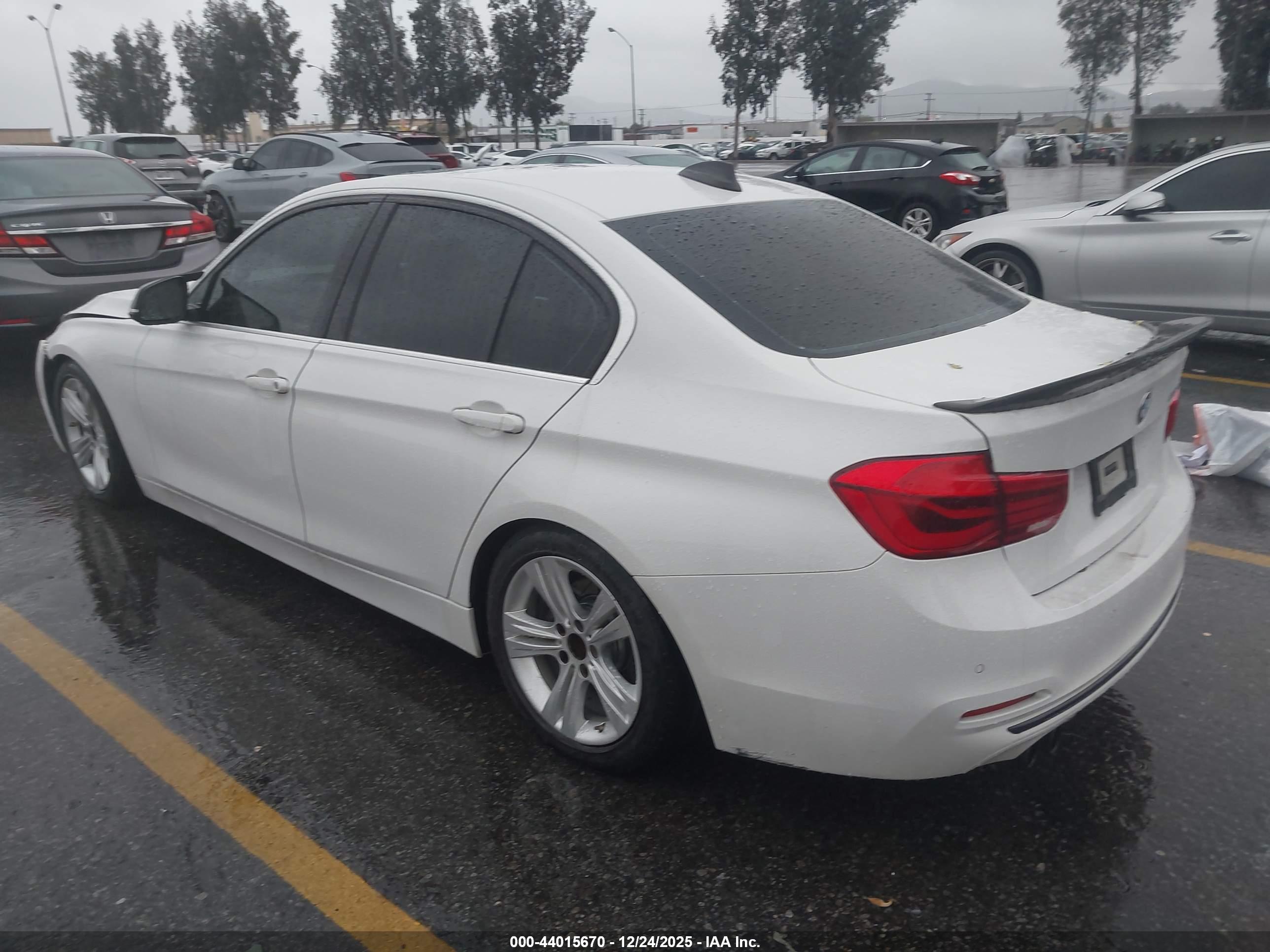 BMW 330I image 3