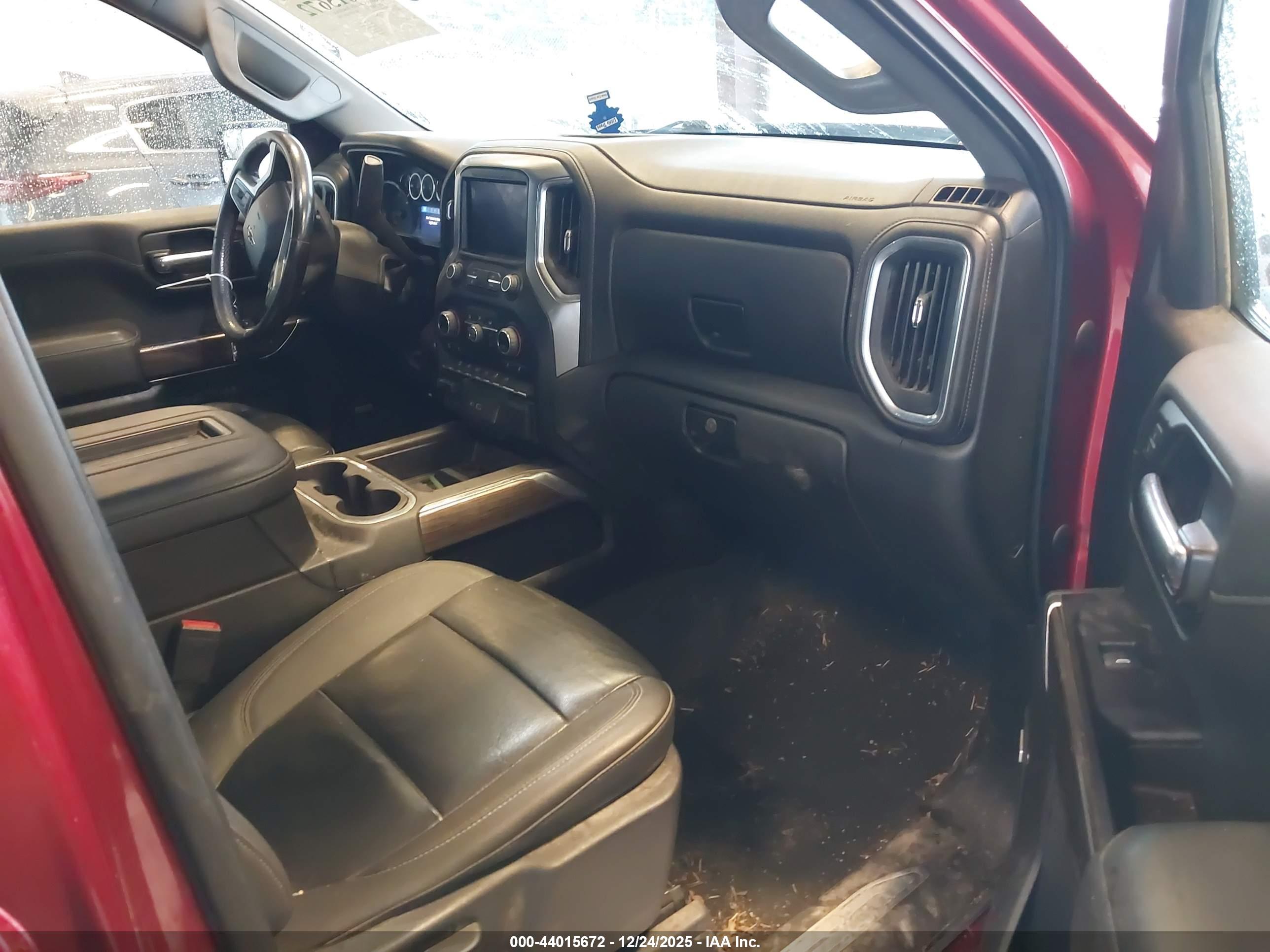 CHEVROLET SILVERADO image 5
