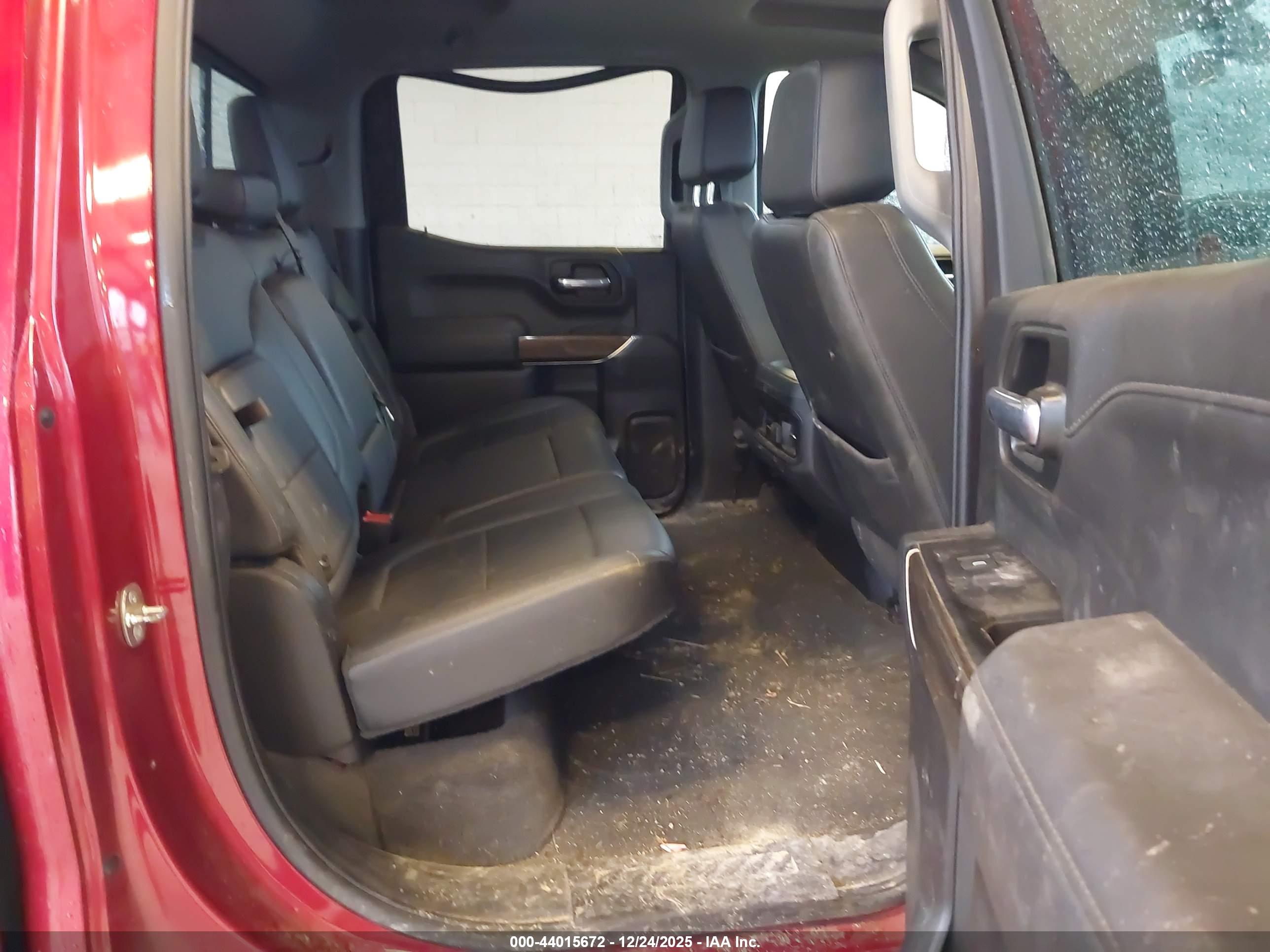 CHEVROLET SILVERADO image 8