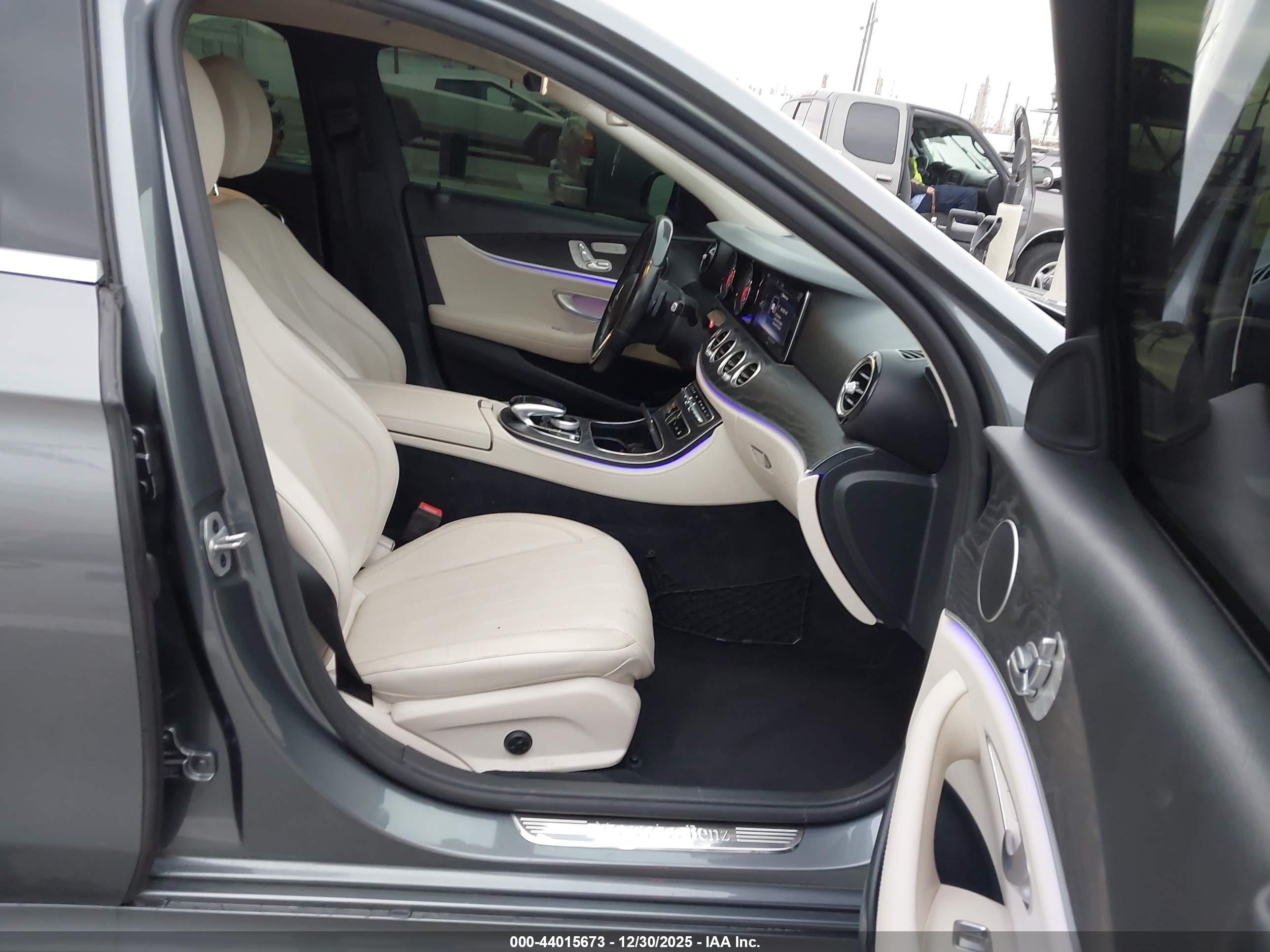 MERCEDES-BENZ E image 5