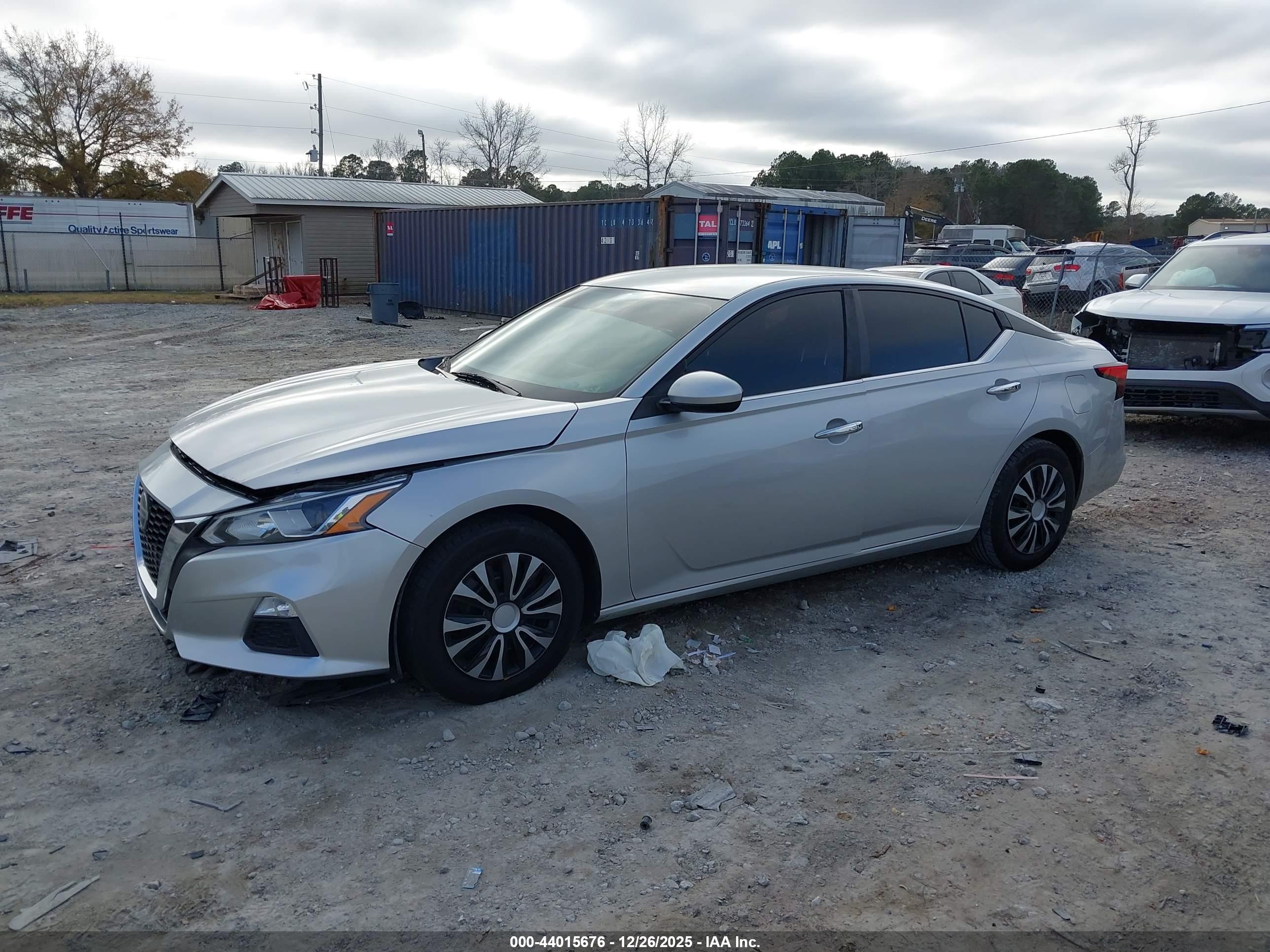 NISSAN ALTIMA image 2