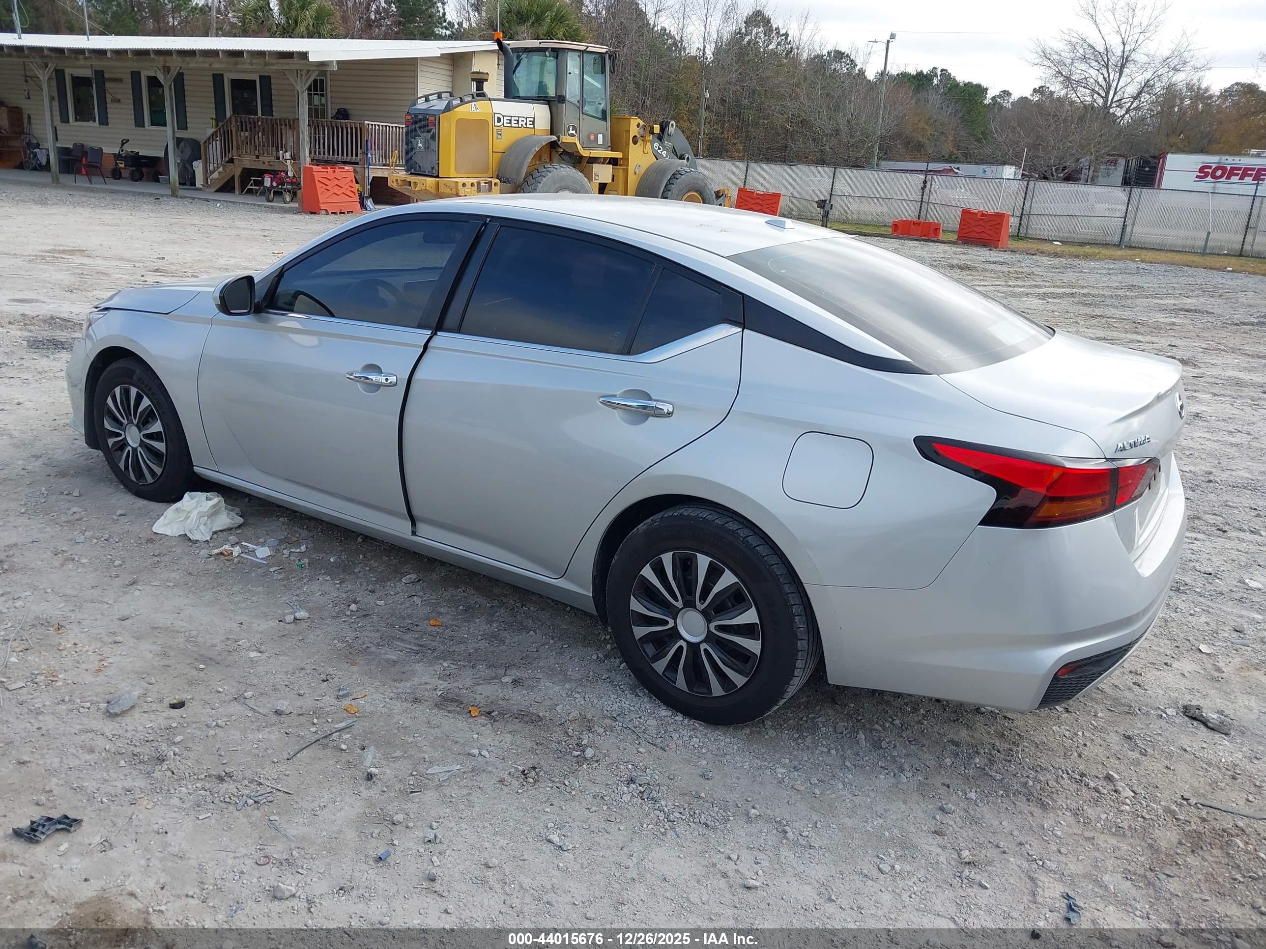 NISSAN ALTIMA image 3