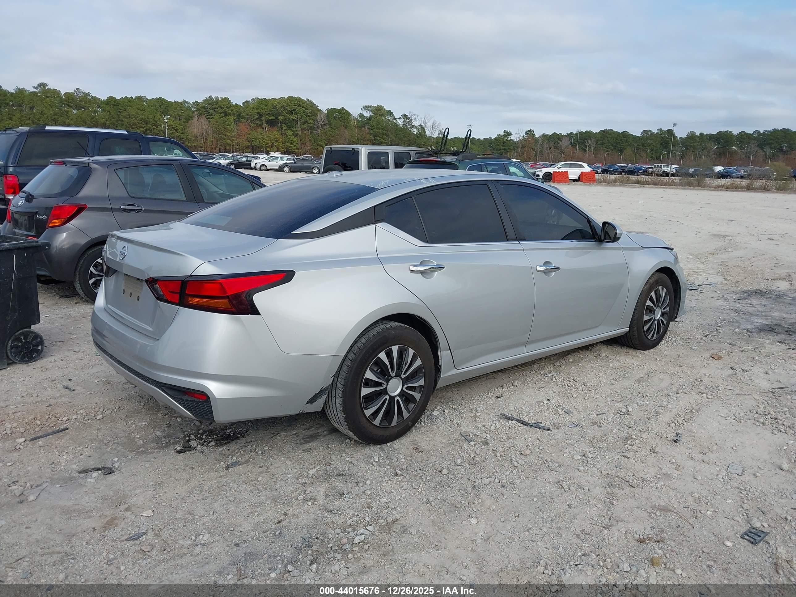 NISSAN ALTIMA image 4