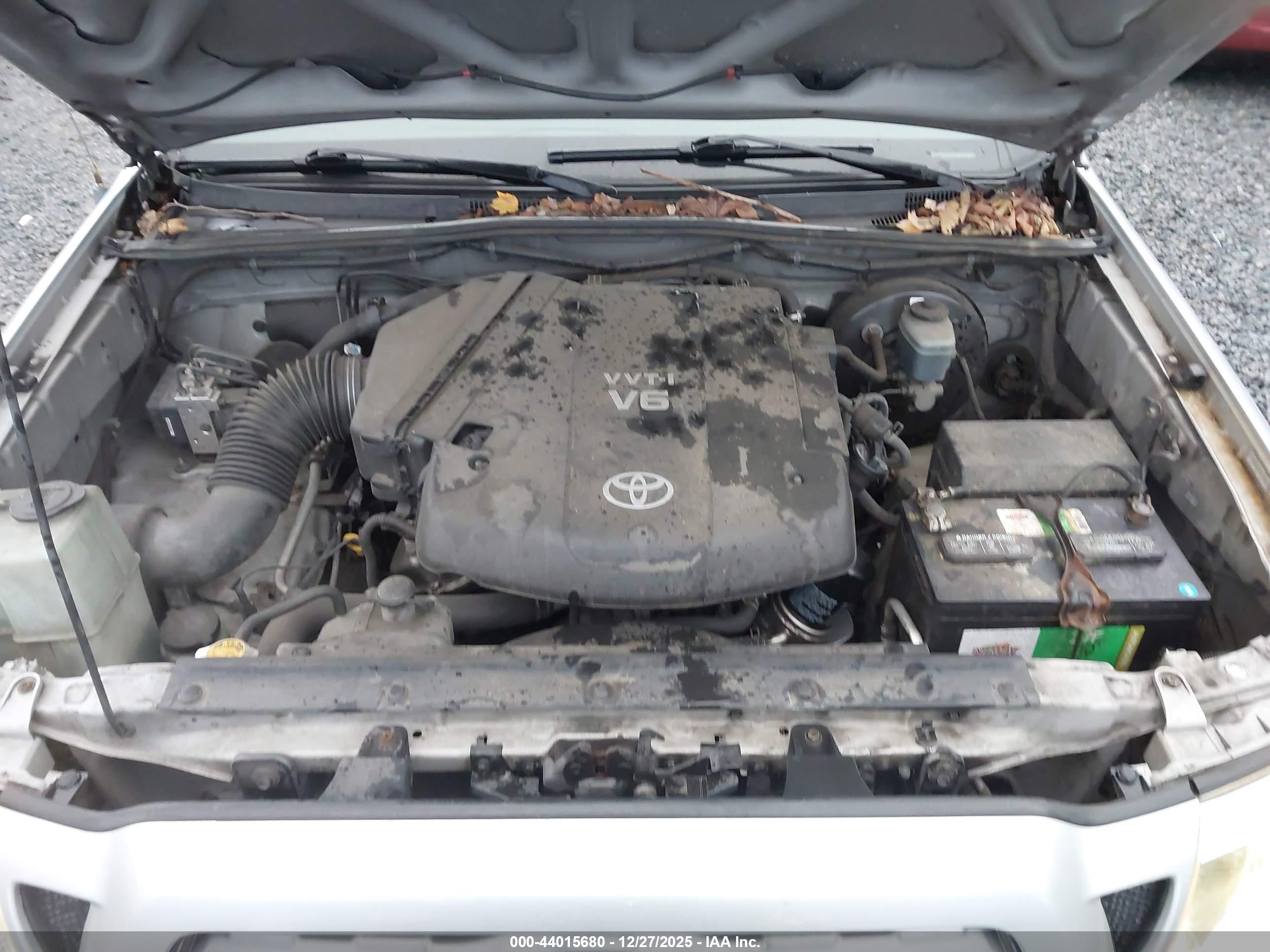 TOYOTA TACOMA image 10