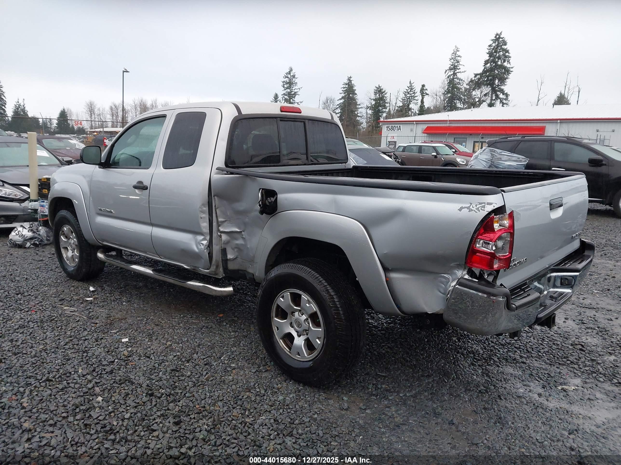 TOYOTA TACOMA image 3