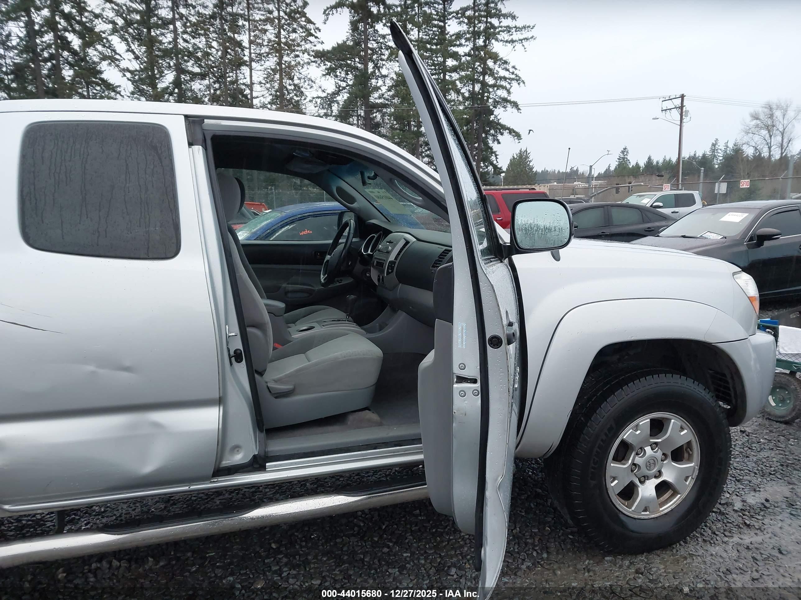 TOYOTA TACOMA image 5