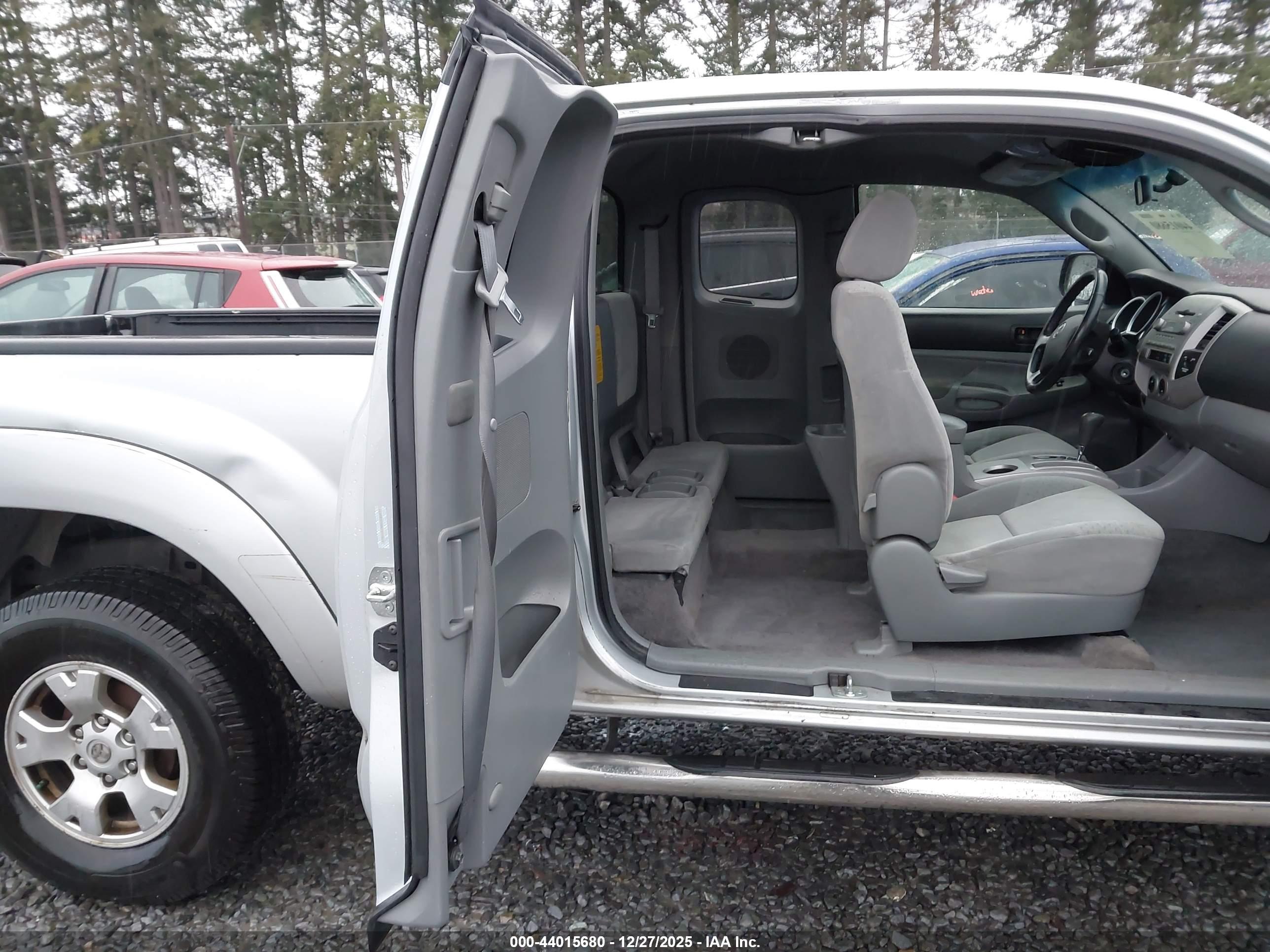 TOYOTA TACOMA image 8