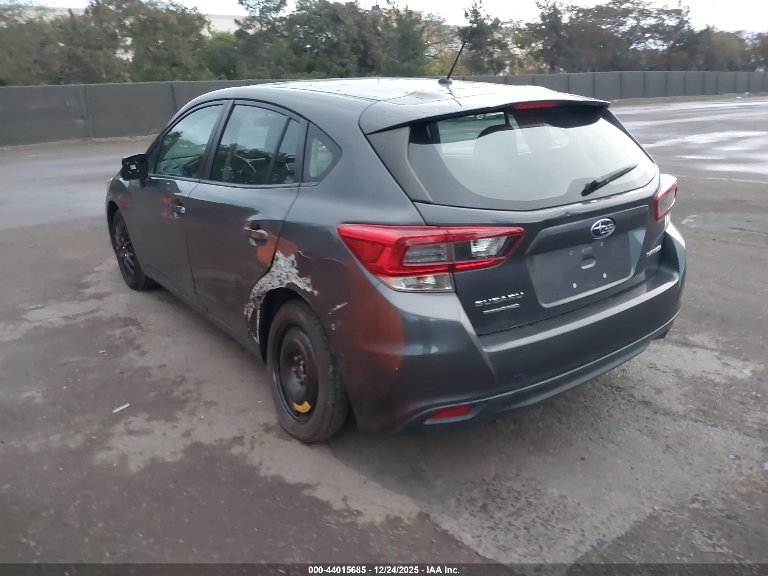 SUBARU IMPREZA image 3