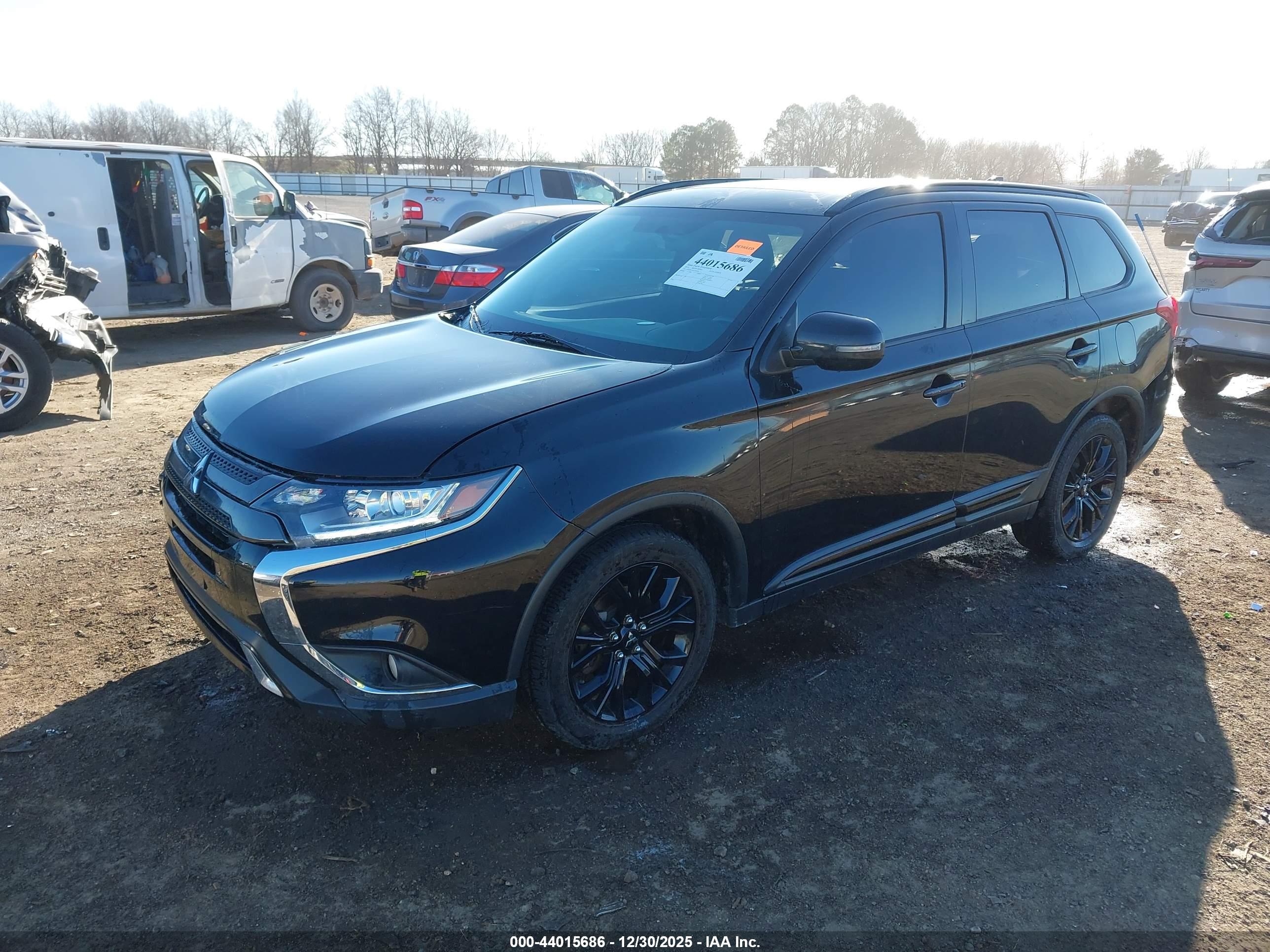 MITSUBISHI OUTLANDER image 2