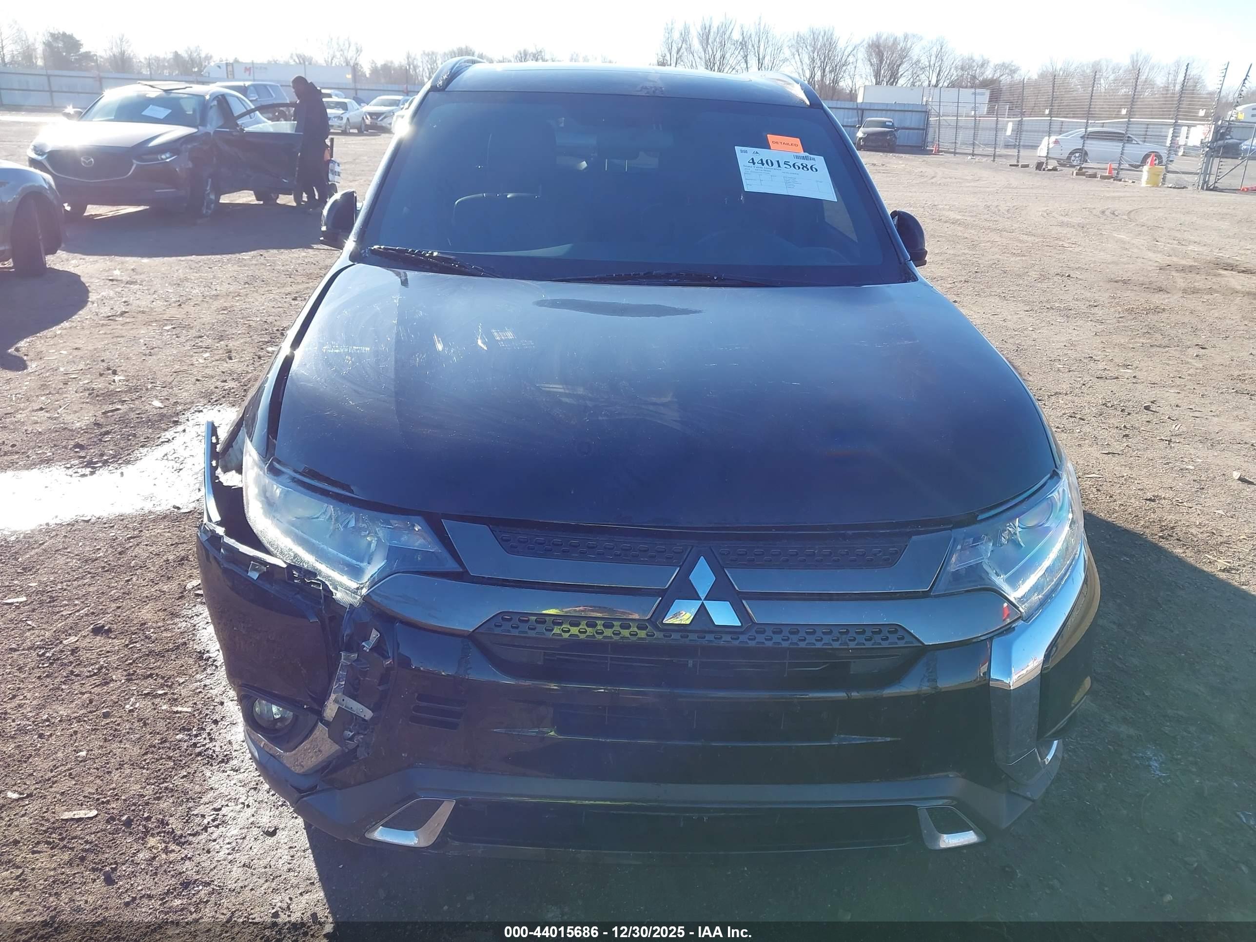 MITSUBISHI OUTLANDER image 6