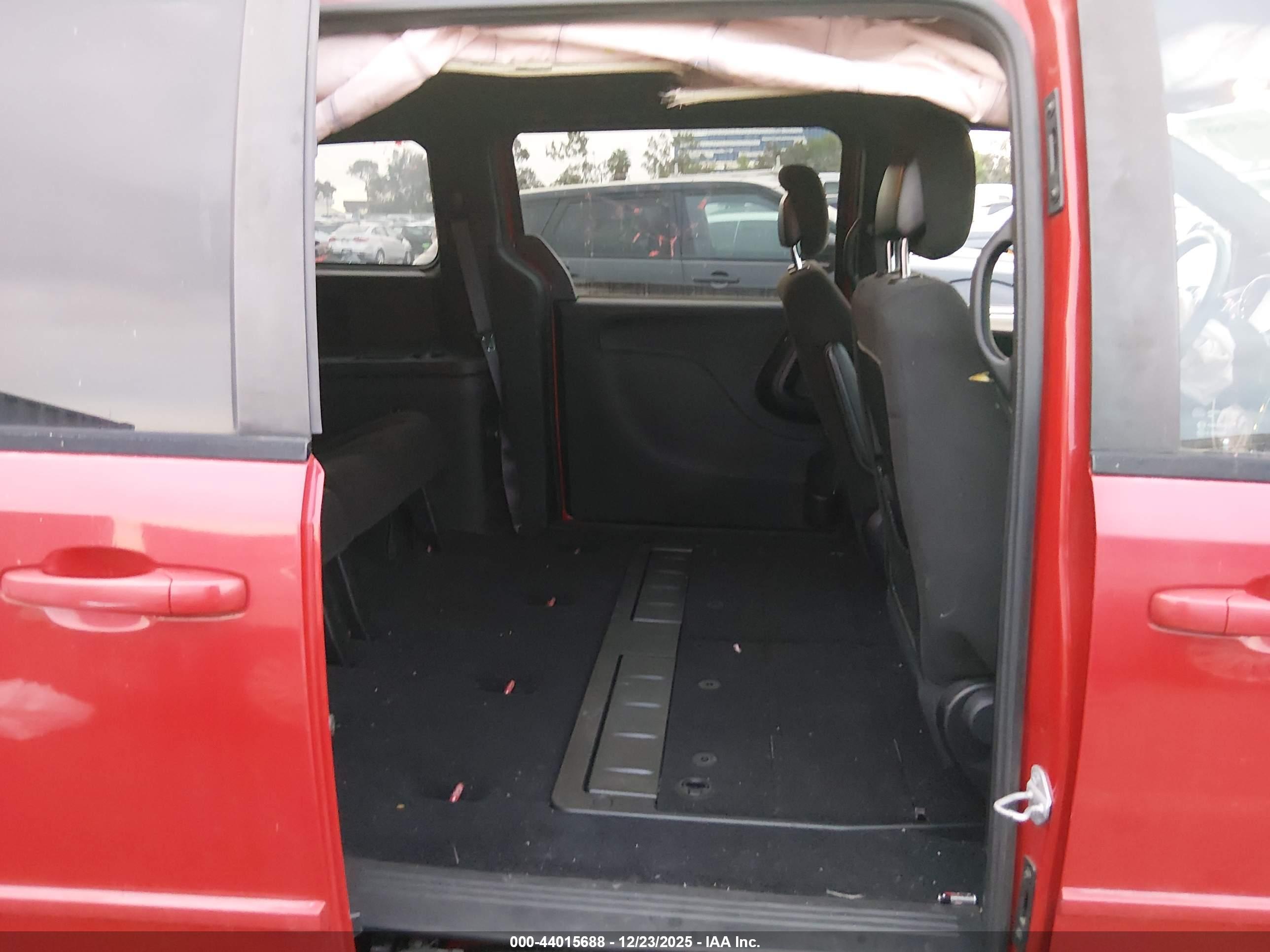DODGE GRAND image 8