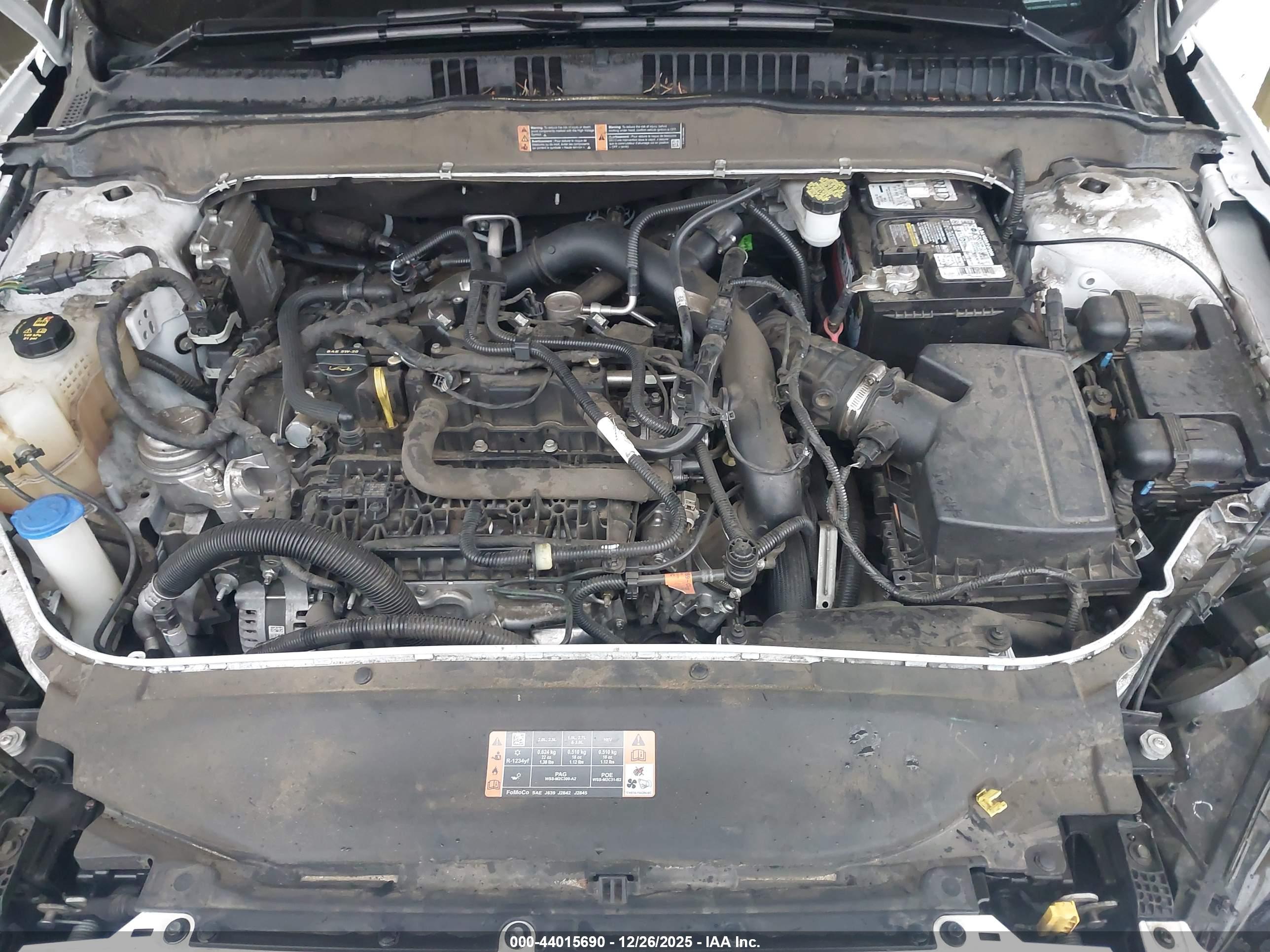 FORD FUSION image 10