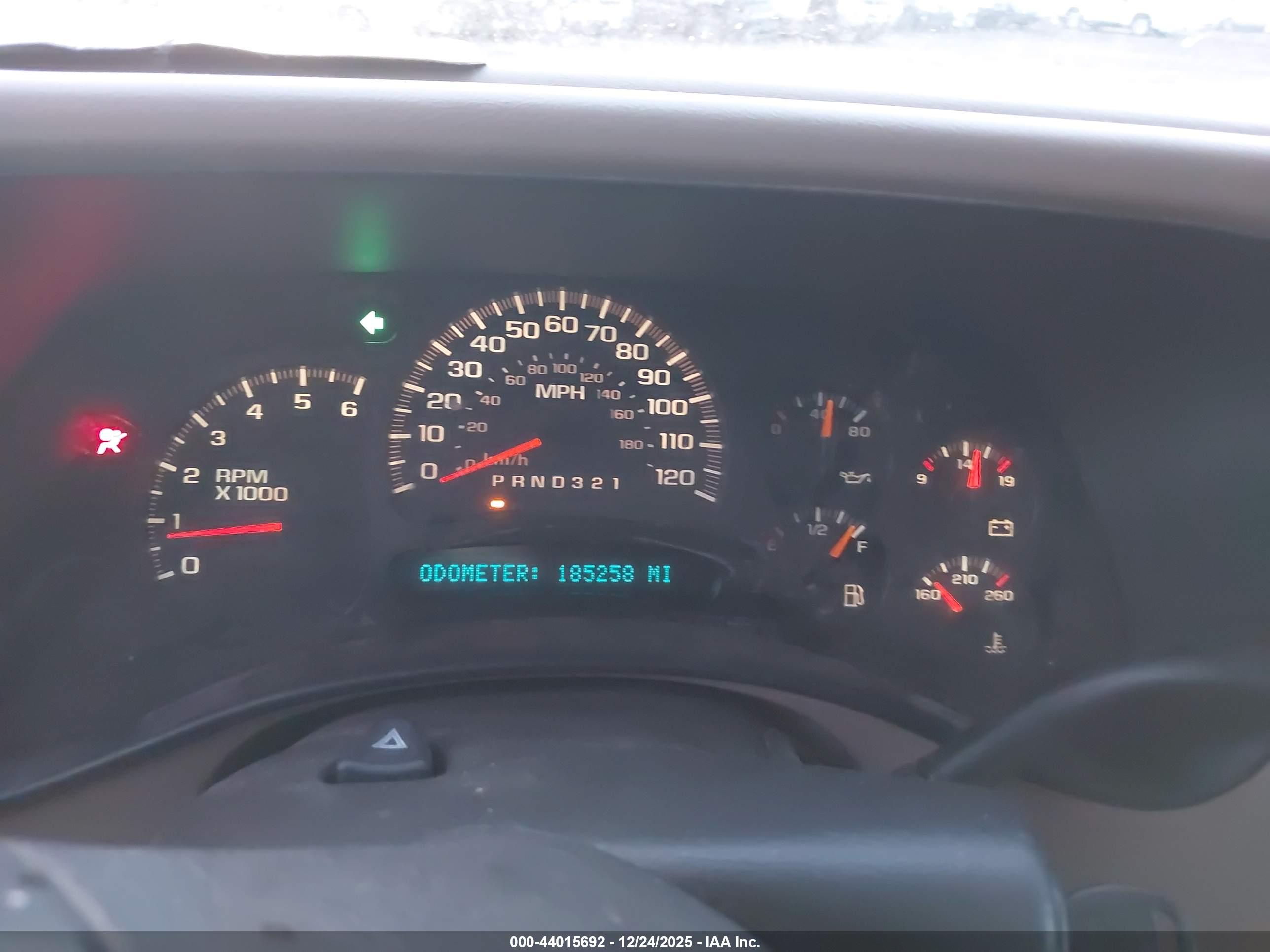 CHEVROLET SUBURBAN image 7