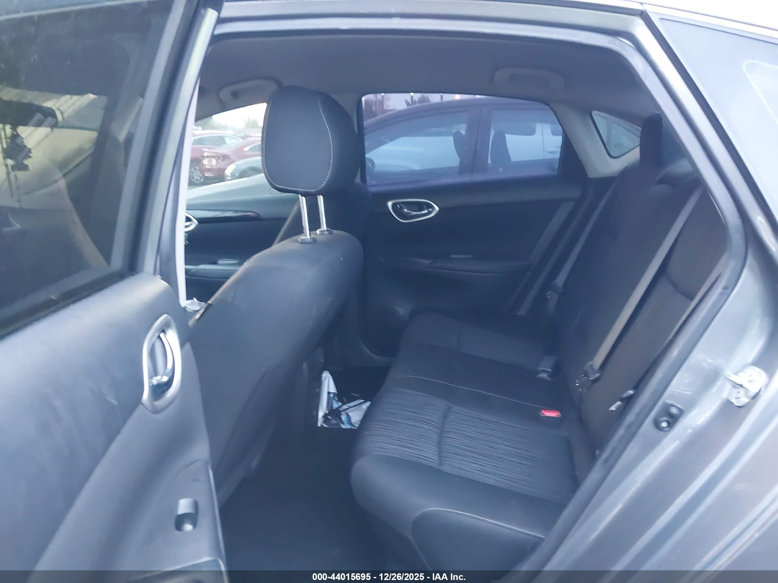 NISSAN SENTRA image 8