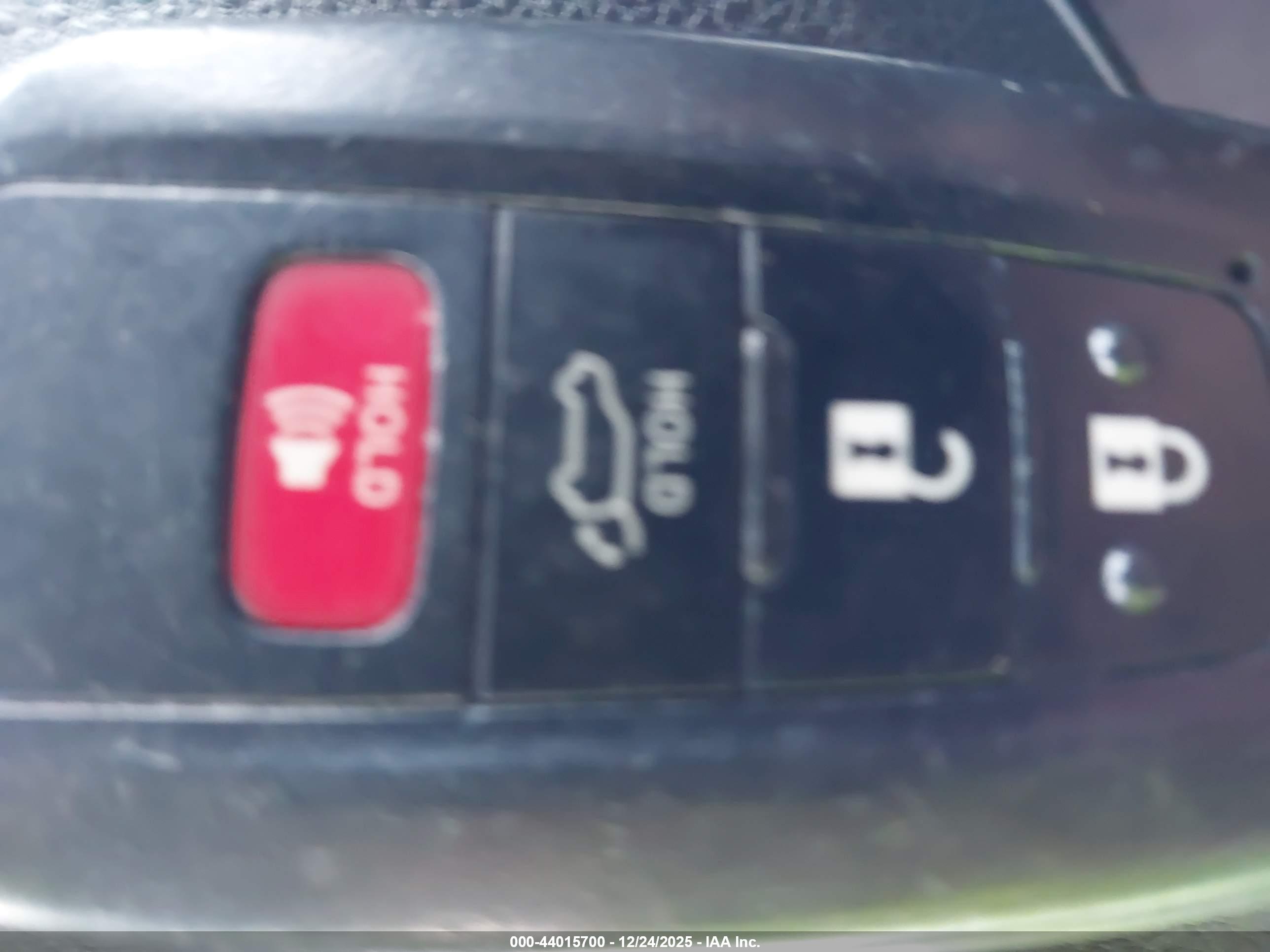 TOYOTA RAV4 image 11