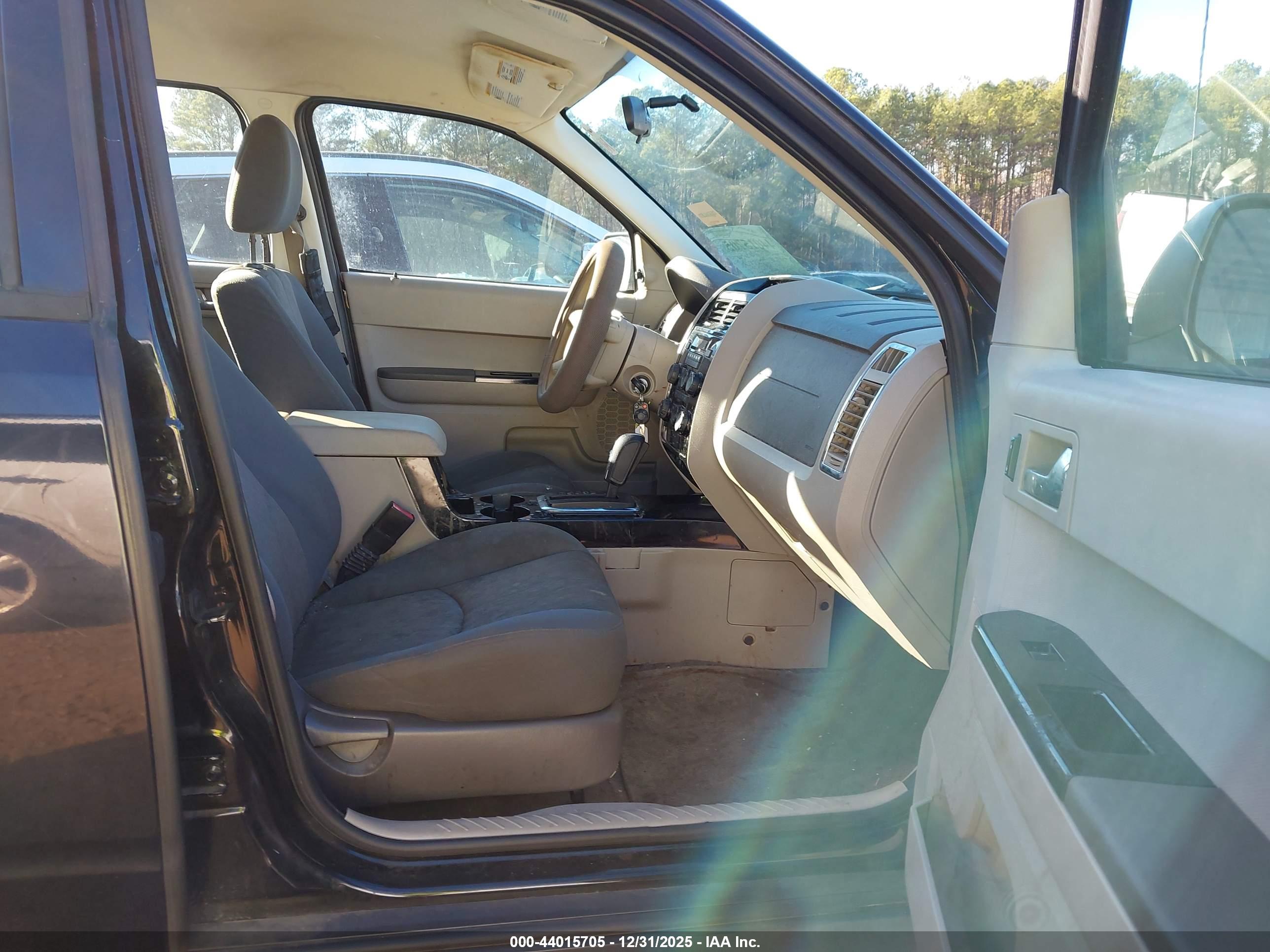 MAZDA TRIBUTE image 5