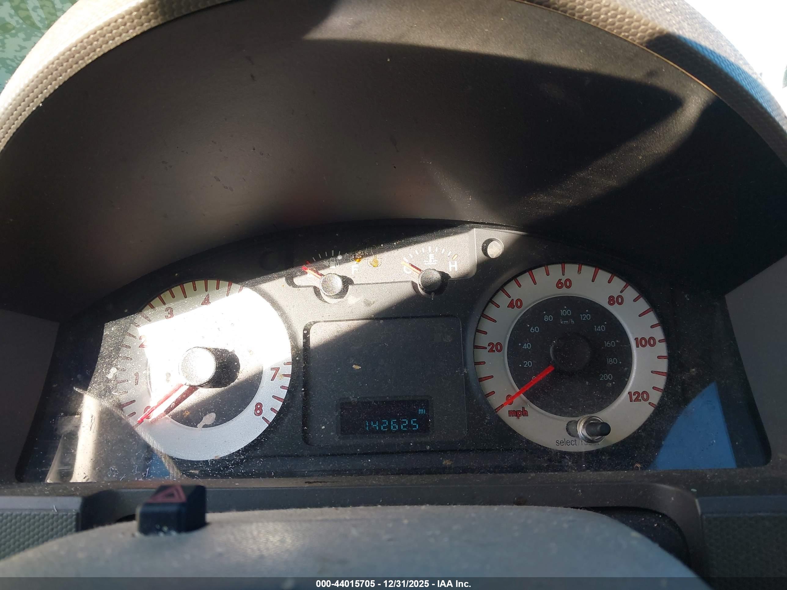 MAZDA TRIBUTE image 7