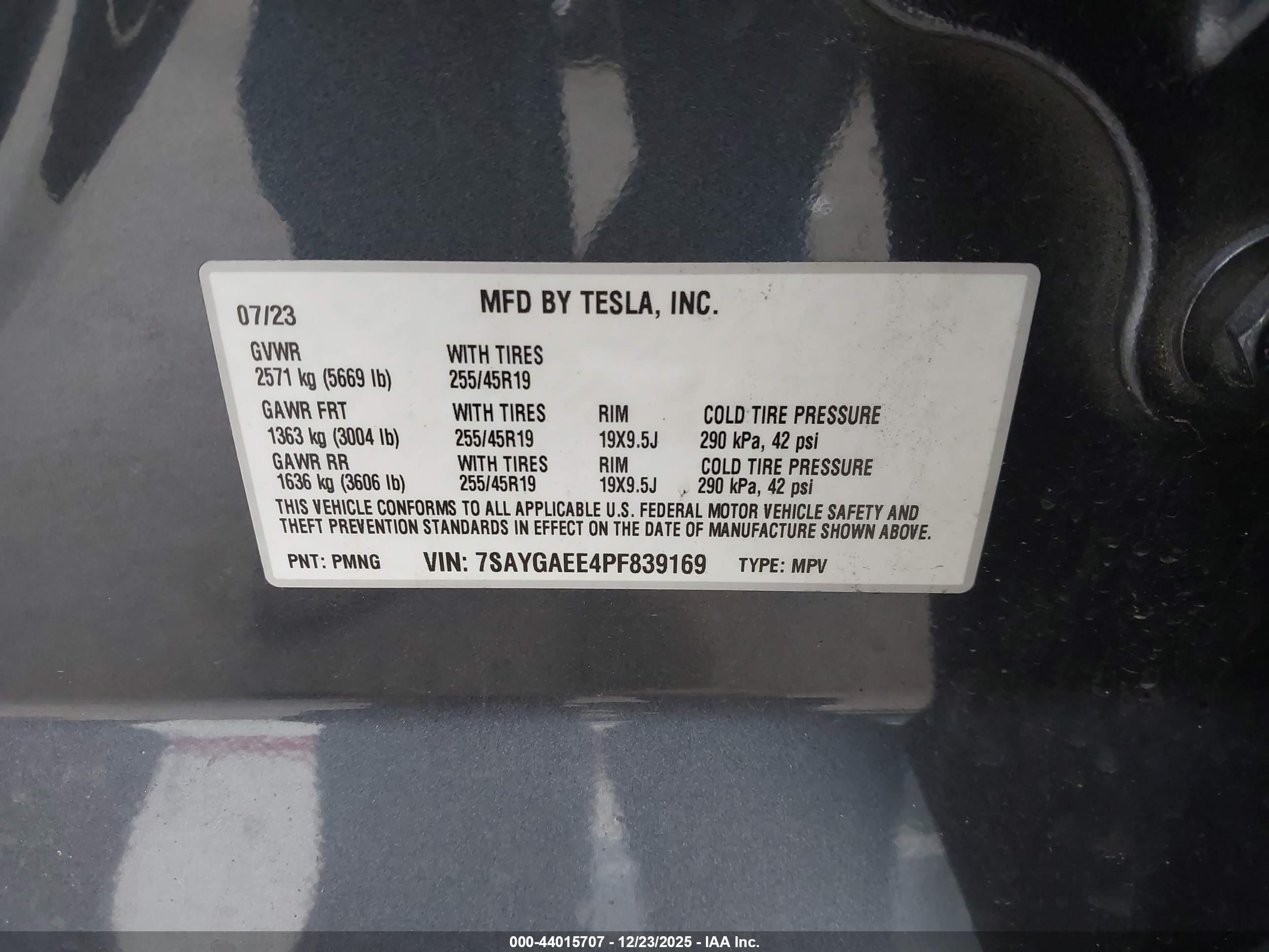 TESLA MODEL image 9