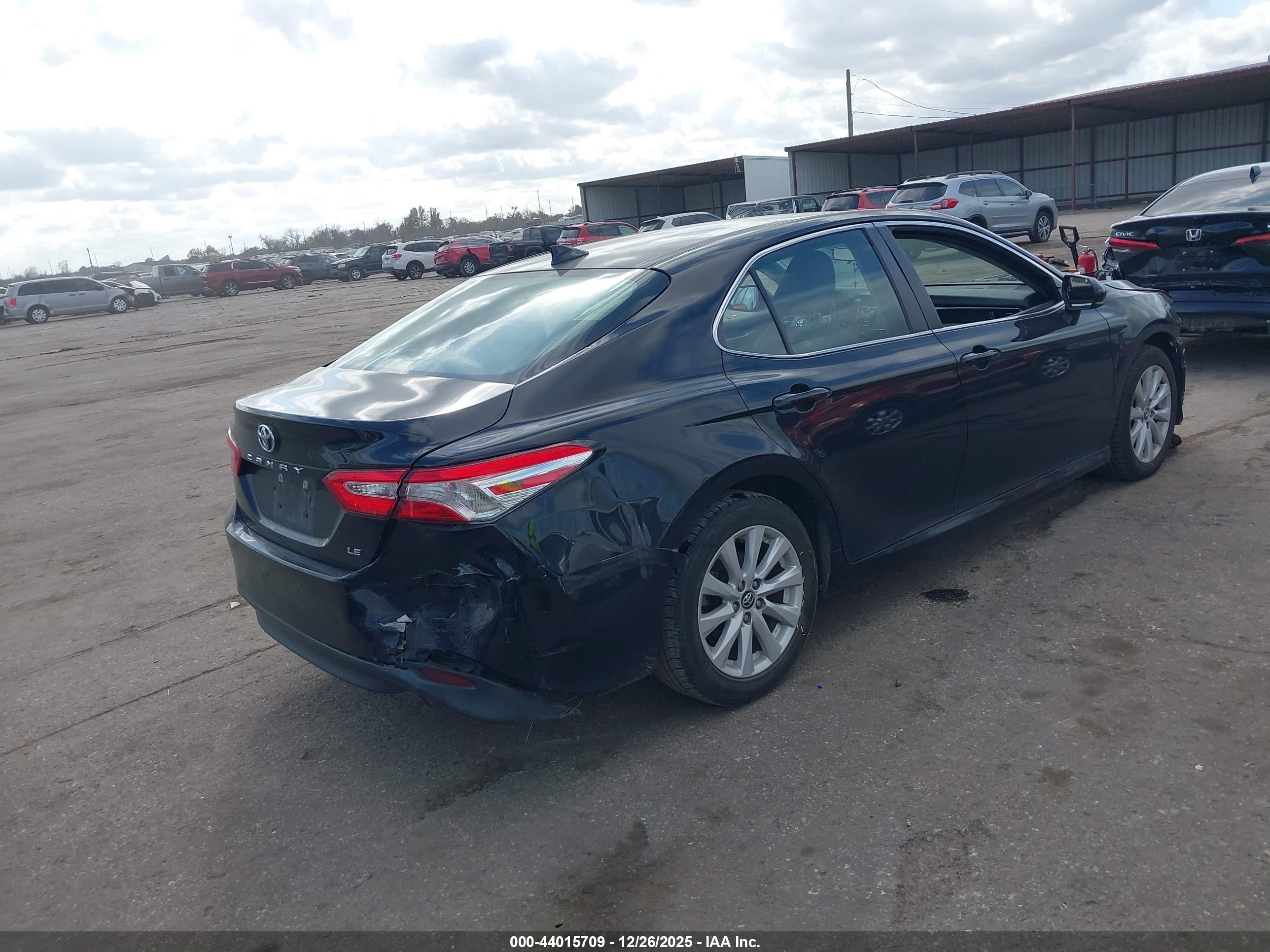 TOYOTA CAMRY image 4